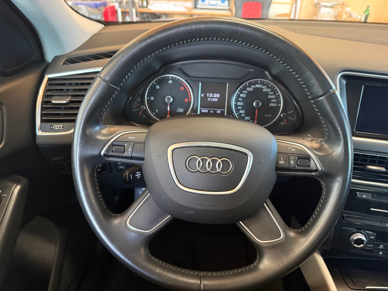 AUDI Q5 2.0 TDI quattro S-tronic-image-9