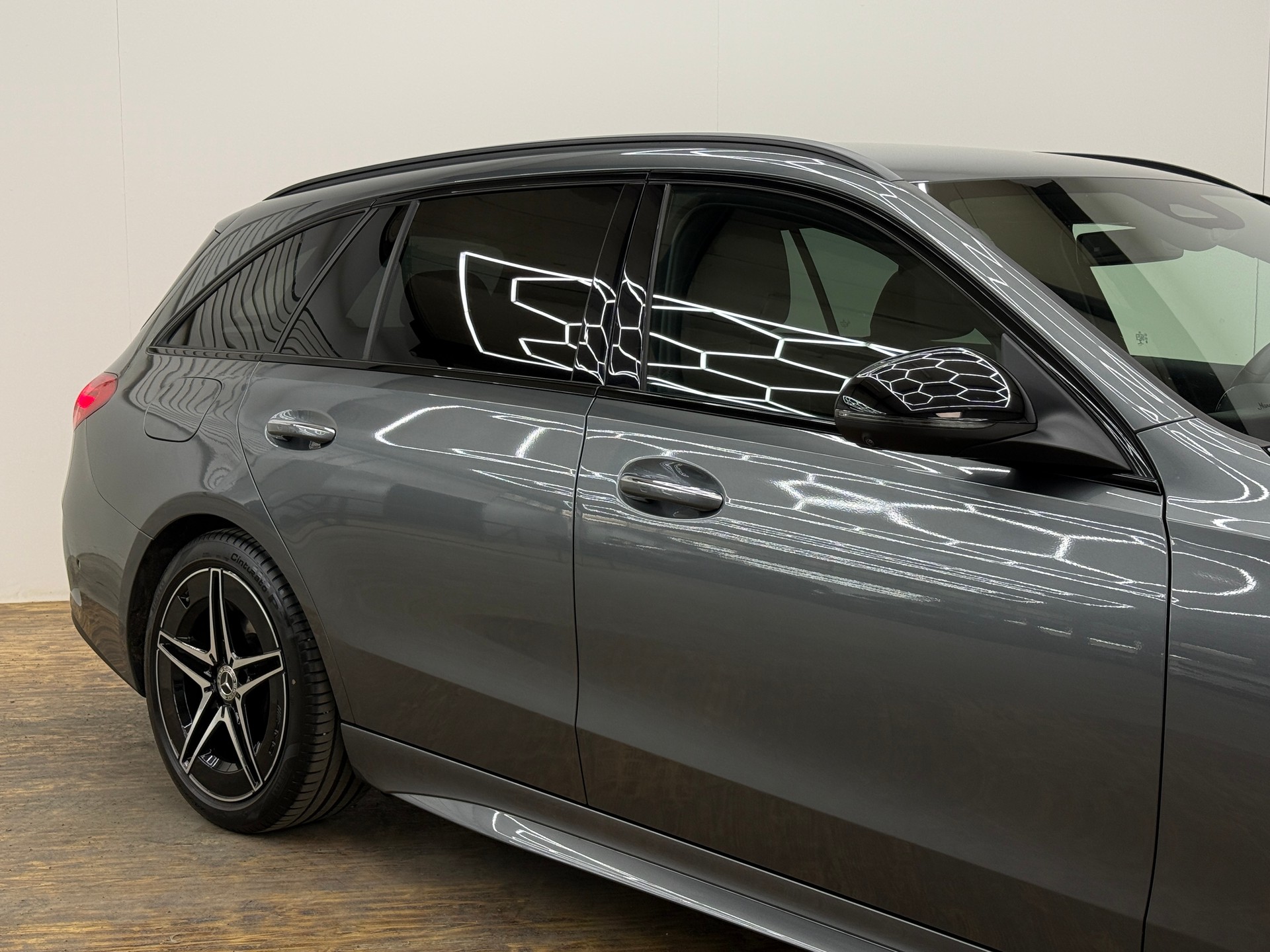 MERCEDES-BENZ C 220 d T 4Matic AMG Line-image-16
