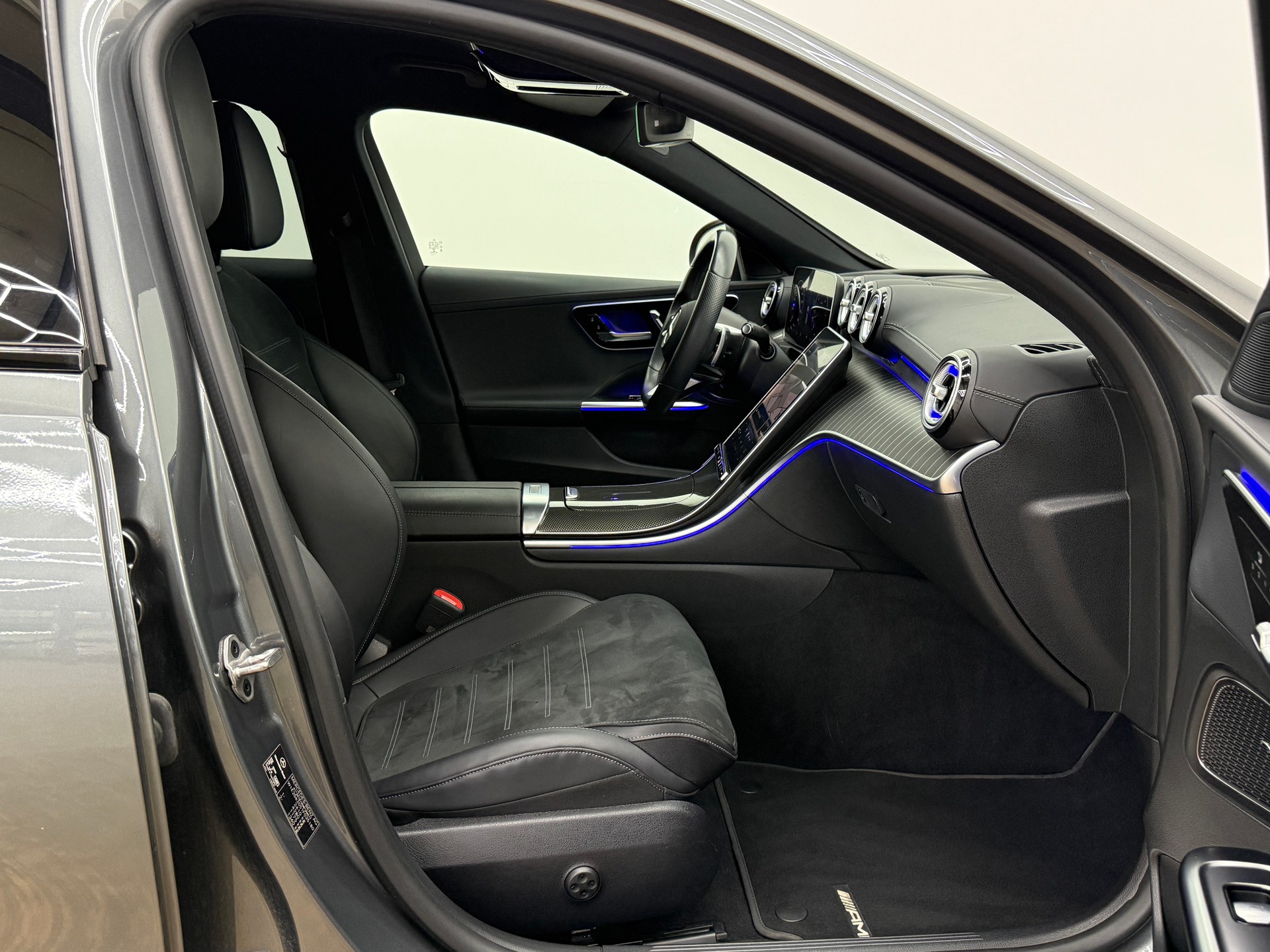 MERCEDES-BENZ C 220 d T 4Matic AMG Line-image-20