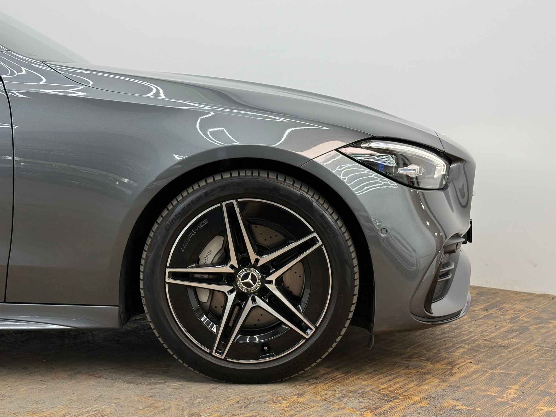 MERCEDES-BENZ C 220 d T 4Matic AMG Line-image-17