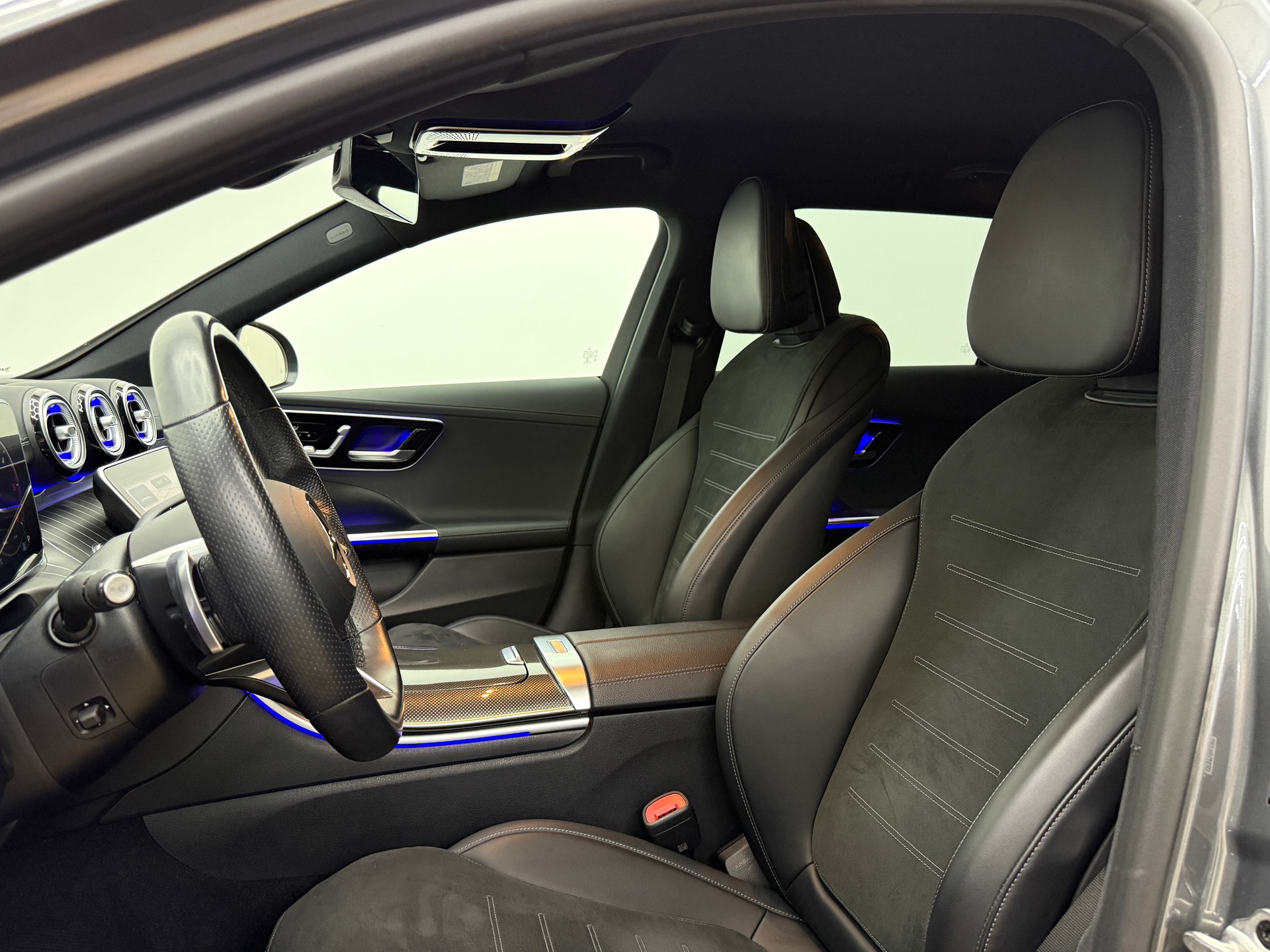 MERCEDES-BENZ C 220 d T 4Matic AMG Line-image-19