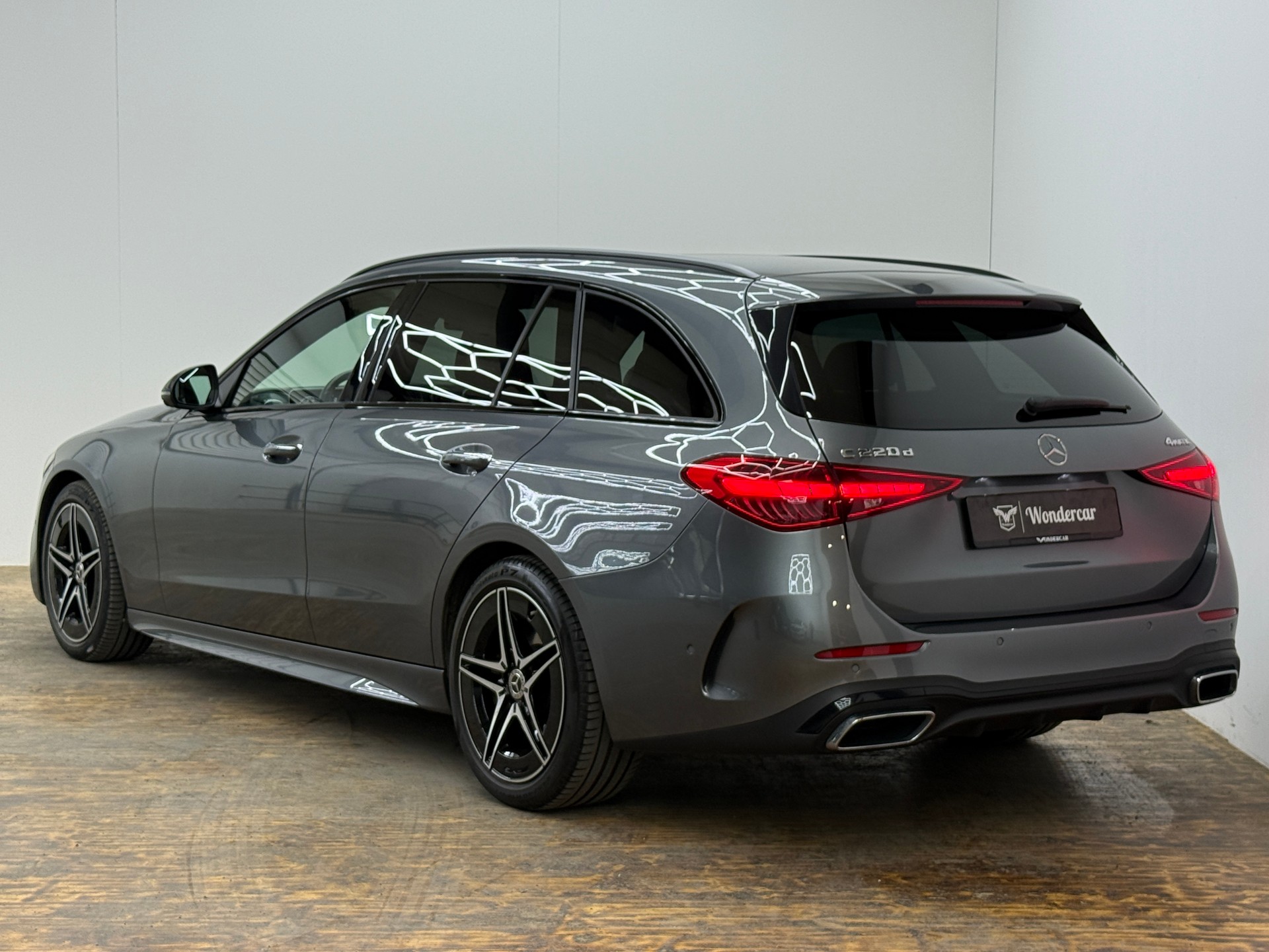 MERCEDES-BENZ C 220 d T 4Matic AMG Line-image-9