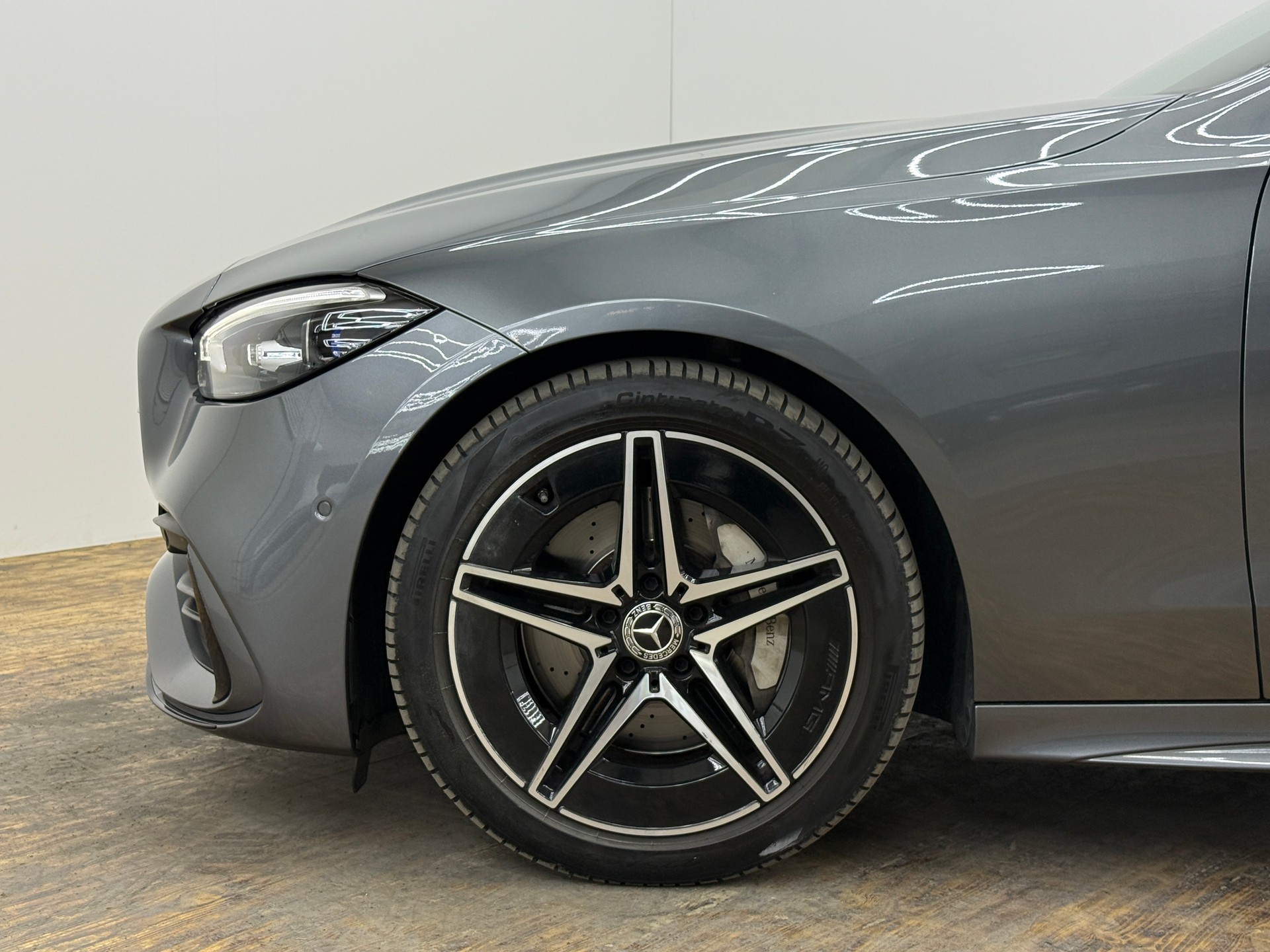 MERCEDES-BENZ C 220 d T 4Matic AMG Line-image-5