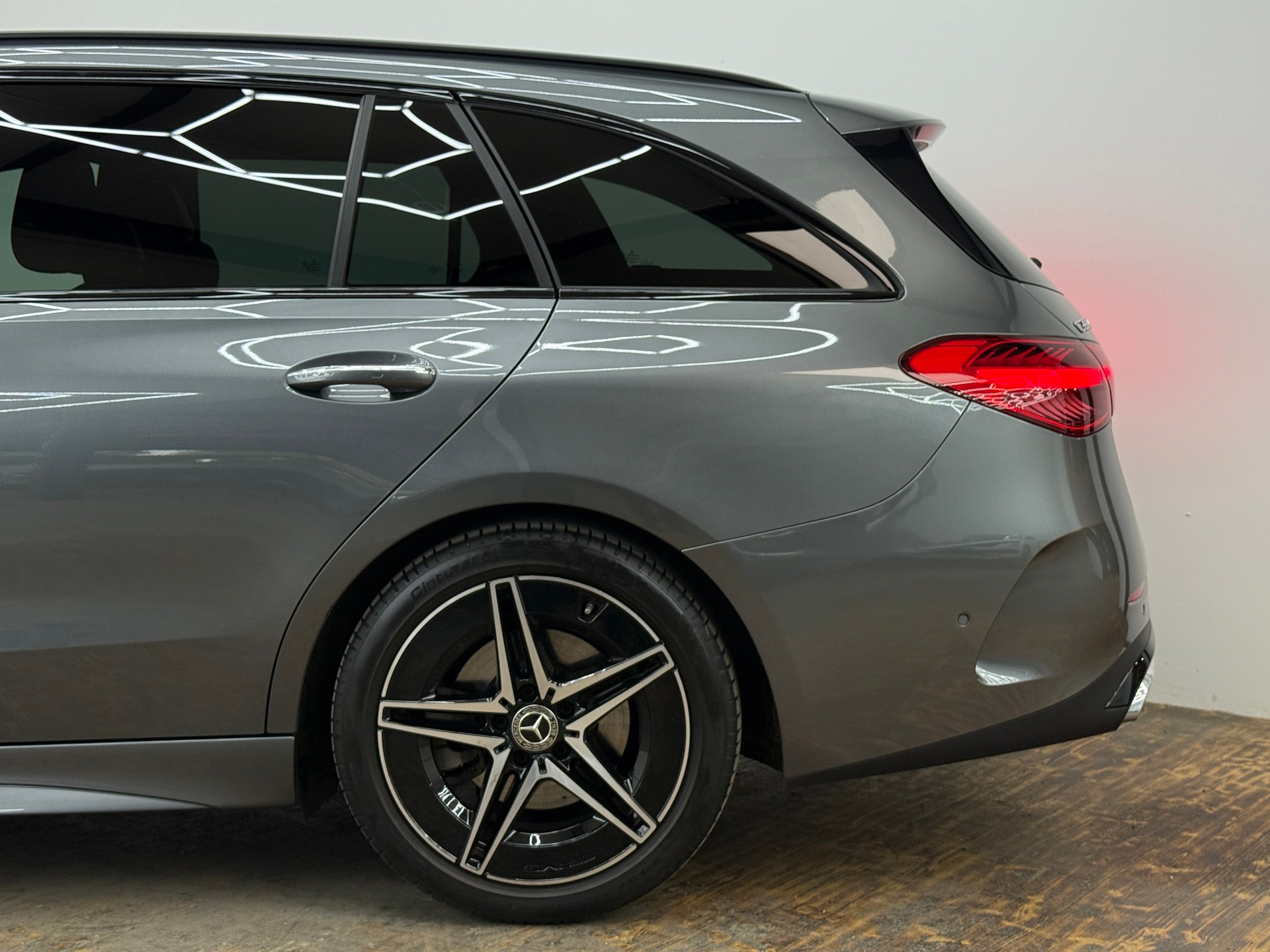 MERCEDES-BENZ C 220 d T 4Matic AMG Line-image-7