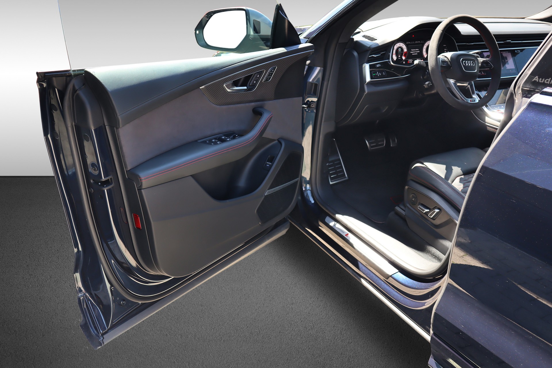 AUDI RSQ8 performance quattro-image-9