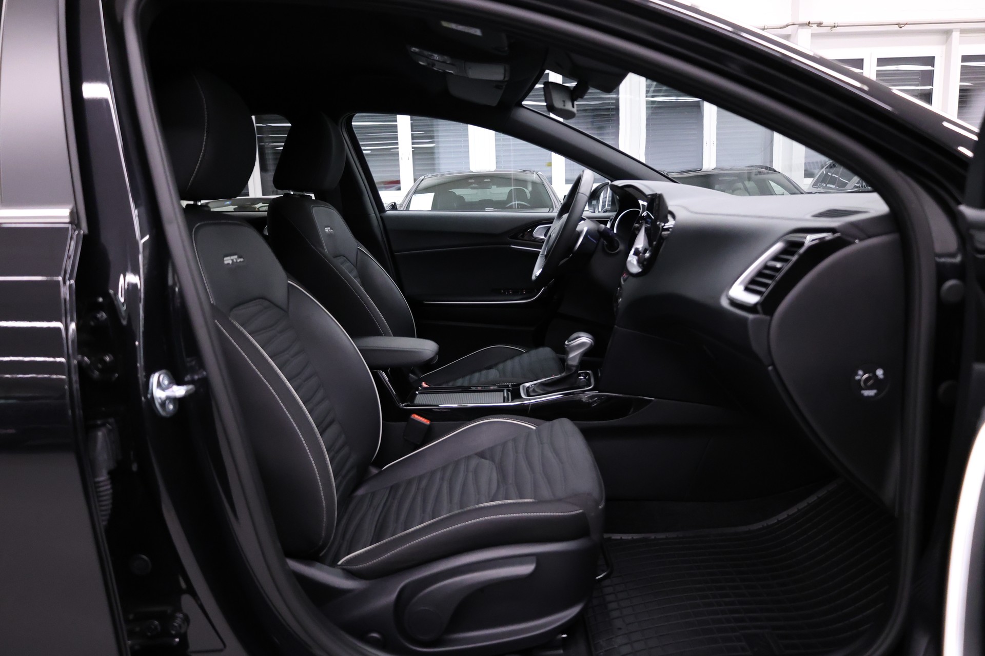 KIA Ceed SW 1.5 T-GDi GT-Line-image-15