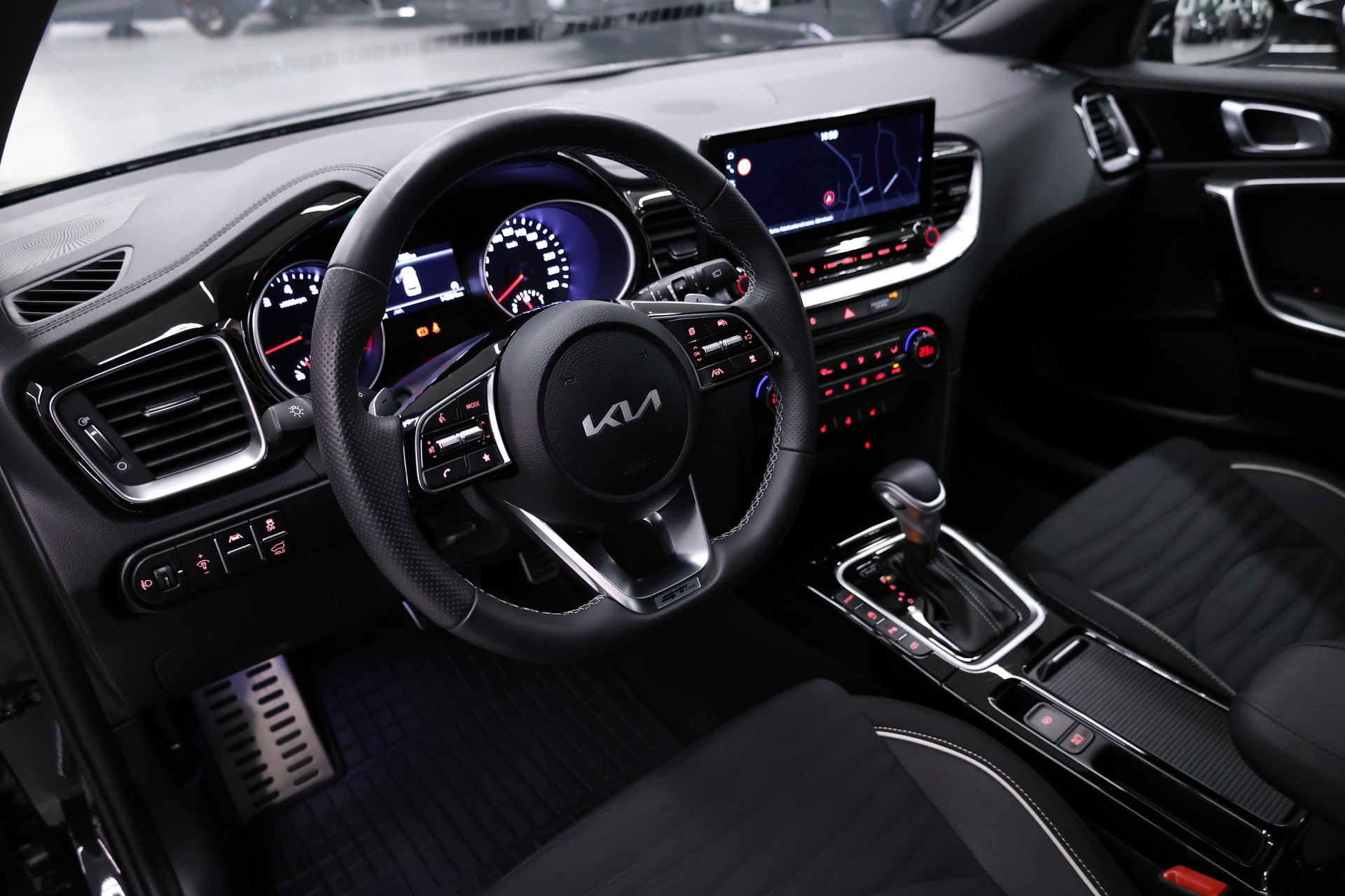 KIA Ceed SW 1.5 T-GDi GT-Line-image-17