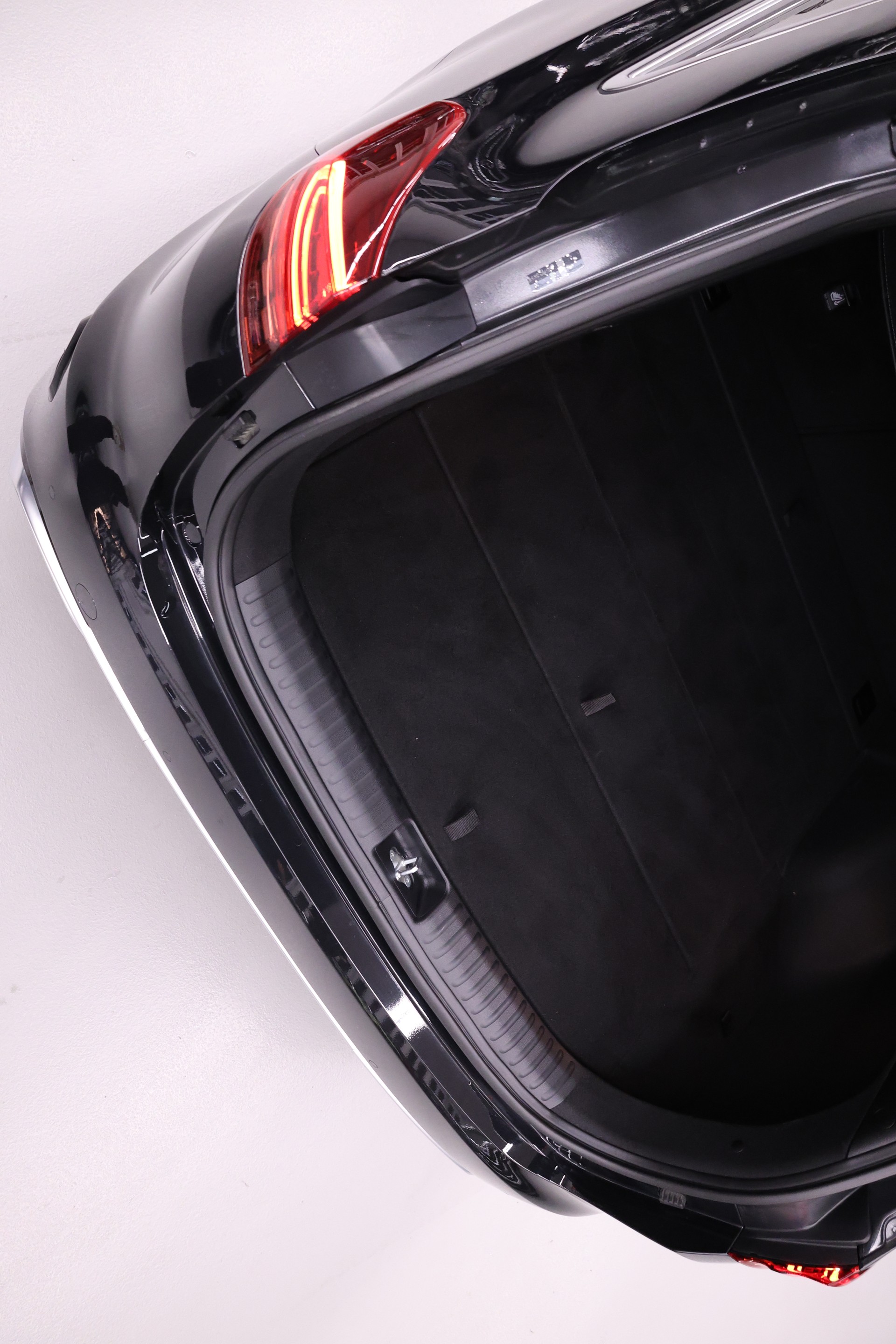KIA Ceed SW 1.5 T-GDi GT-Line-image-24