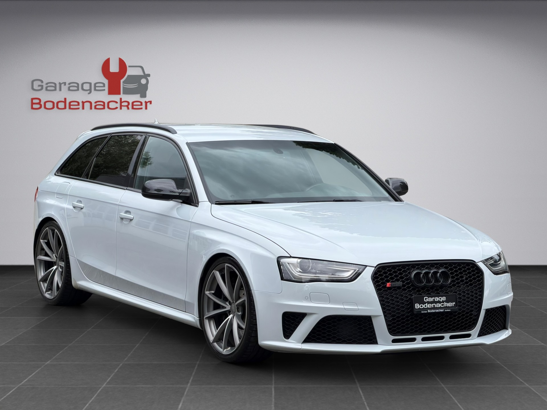 AUDI RS4 Avant 4.2 FSI V8 quattro S-tronic-image-6
