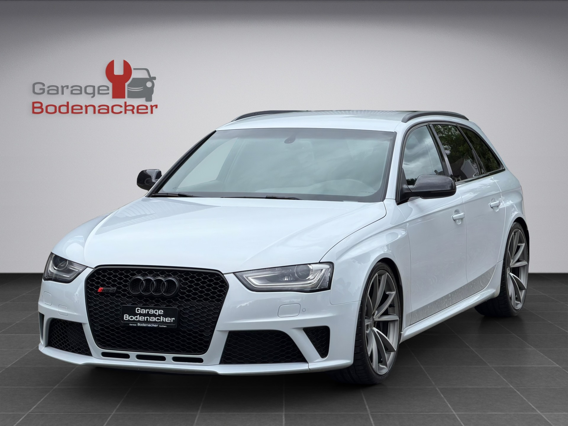 AUDI RS4 Avant 4.2 FSI V8 quattro S-tronic-showroom-element-1