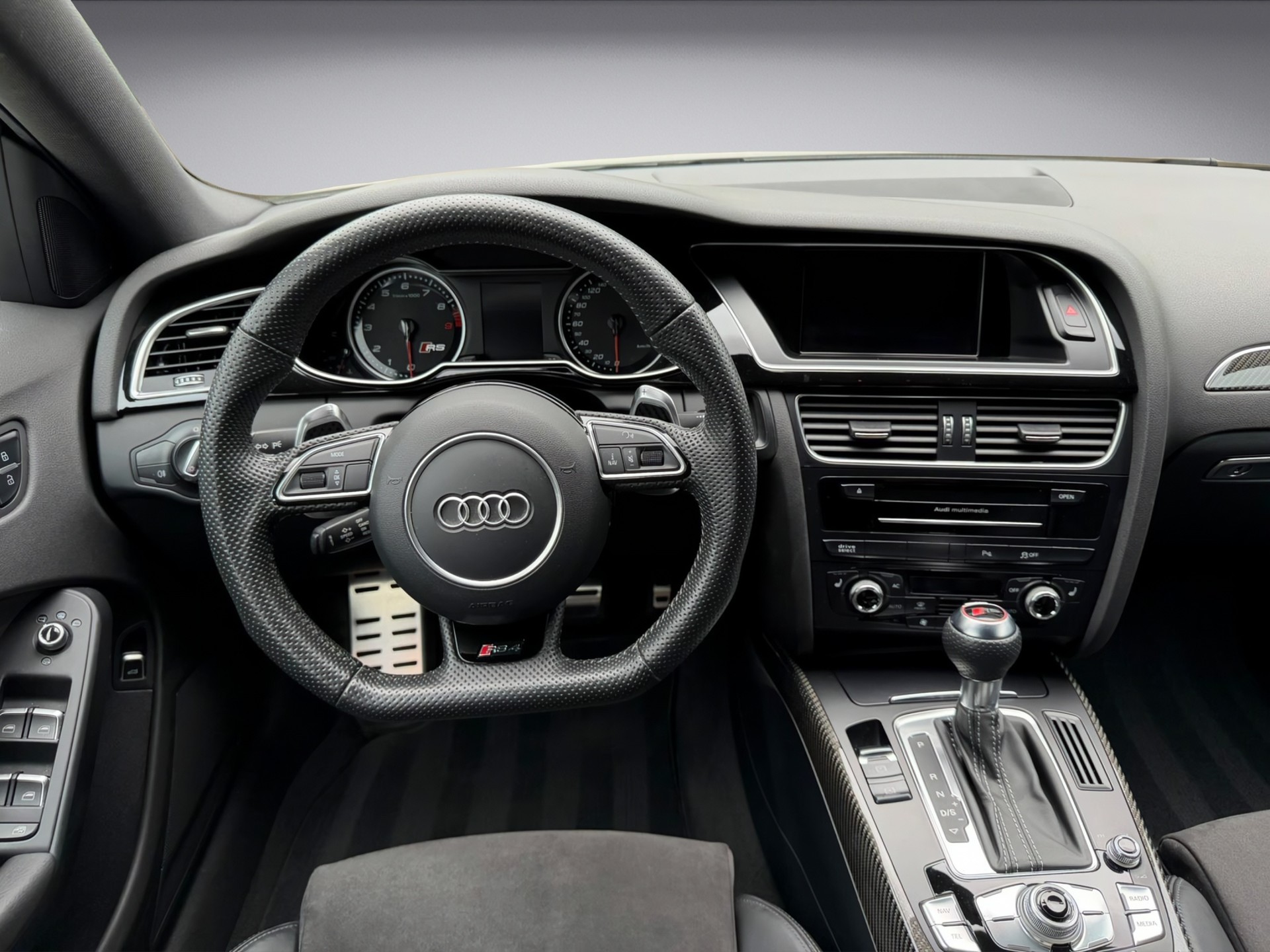 AUDI RS4 Avant 4.2 FSI V8 quattro S-tronic-image-7