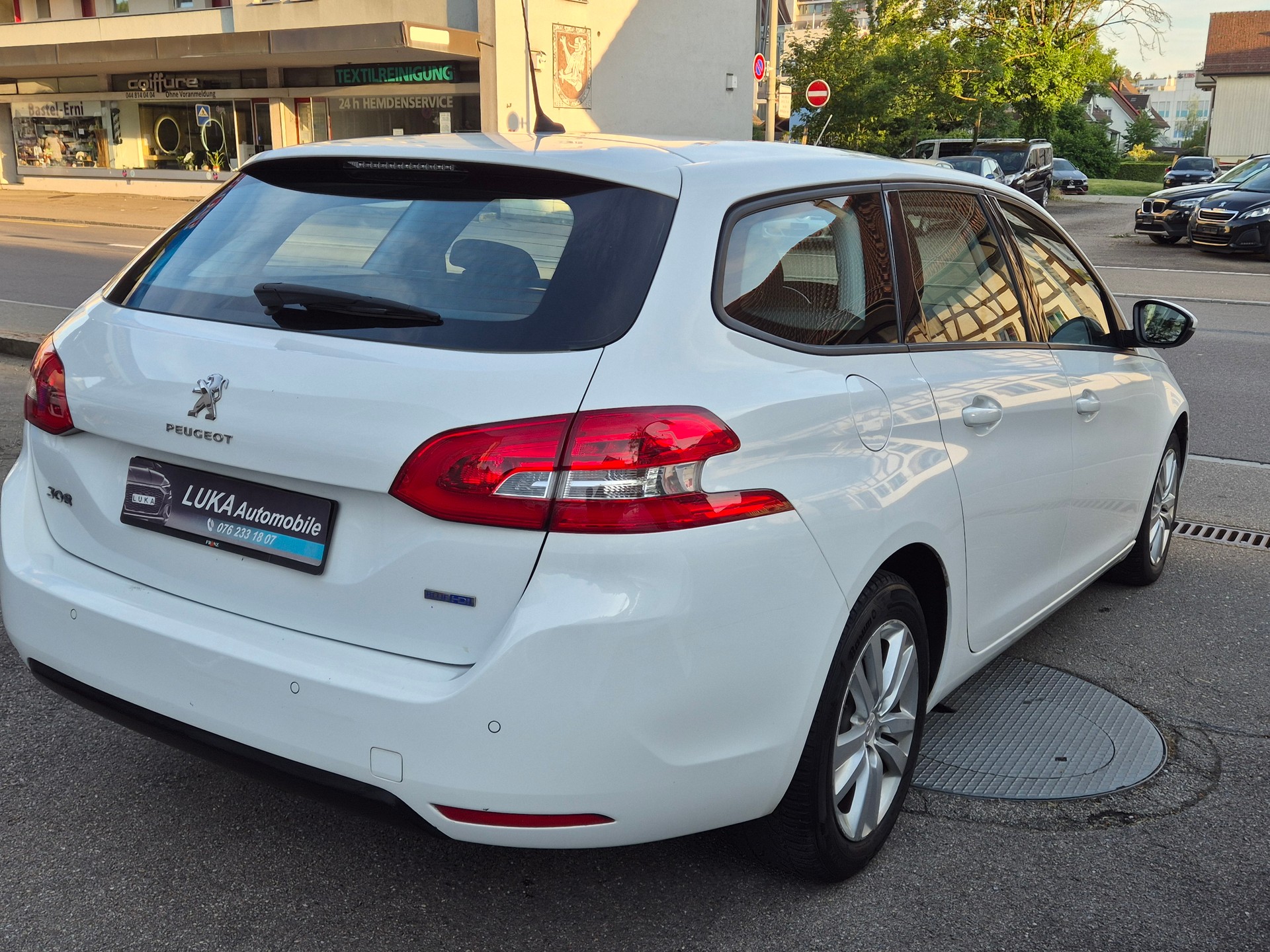 PEUGEOT 308 SW 1.6 BlueHDI Allure Automatic-showroom-element-3
