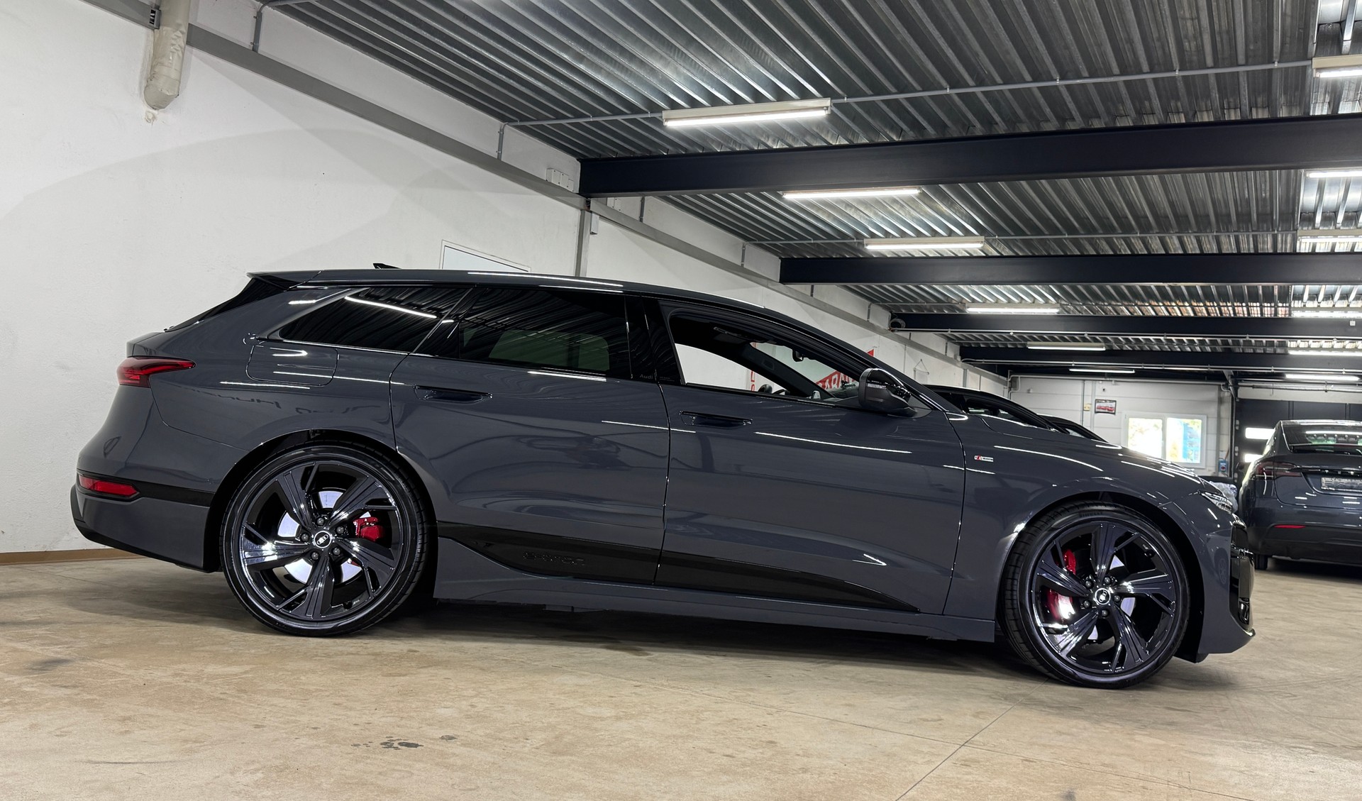 AUDI A6 Avant e-tron S-LINE quattro 428PS // CH-Fahrzeug // Paket Premium experience-showroom-element-3