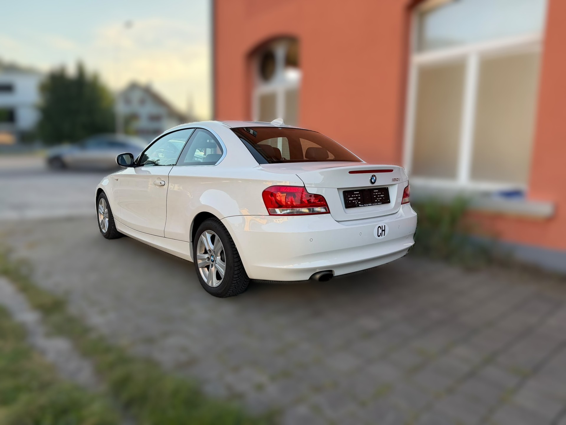 BMW 120i Coupé Steptronic-showroom-element-2