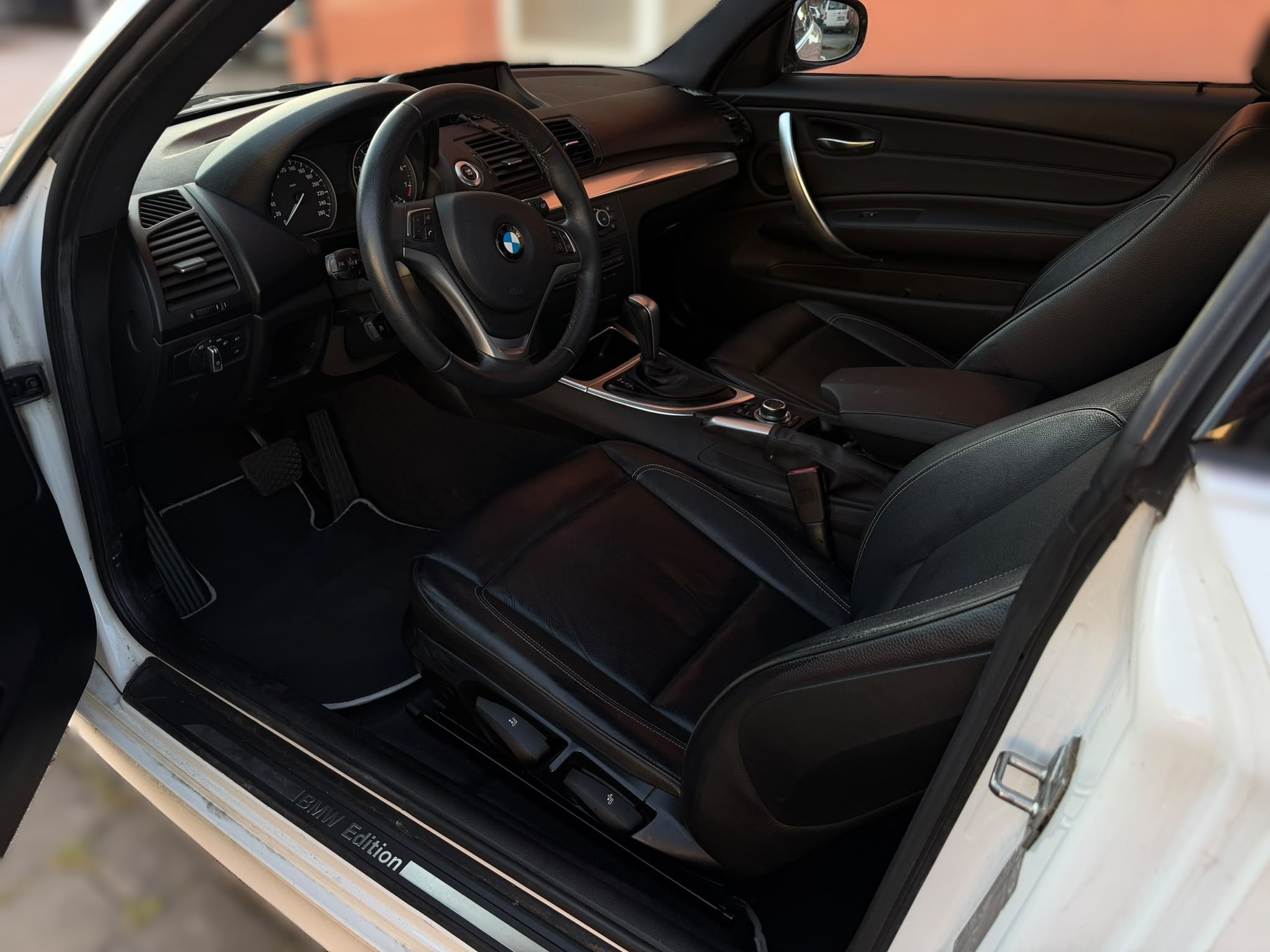 BMW 120i Coupé Steptronic-image-7