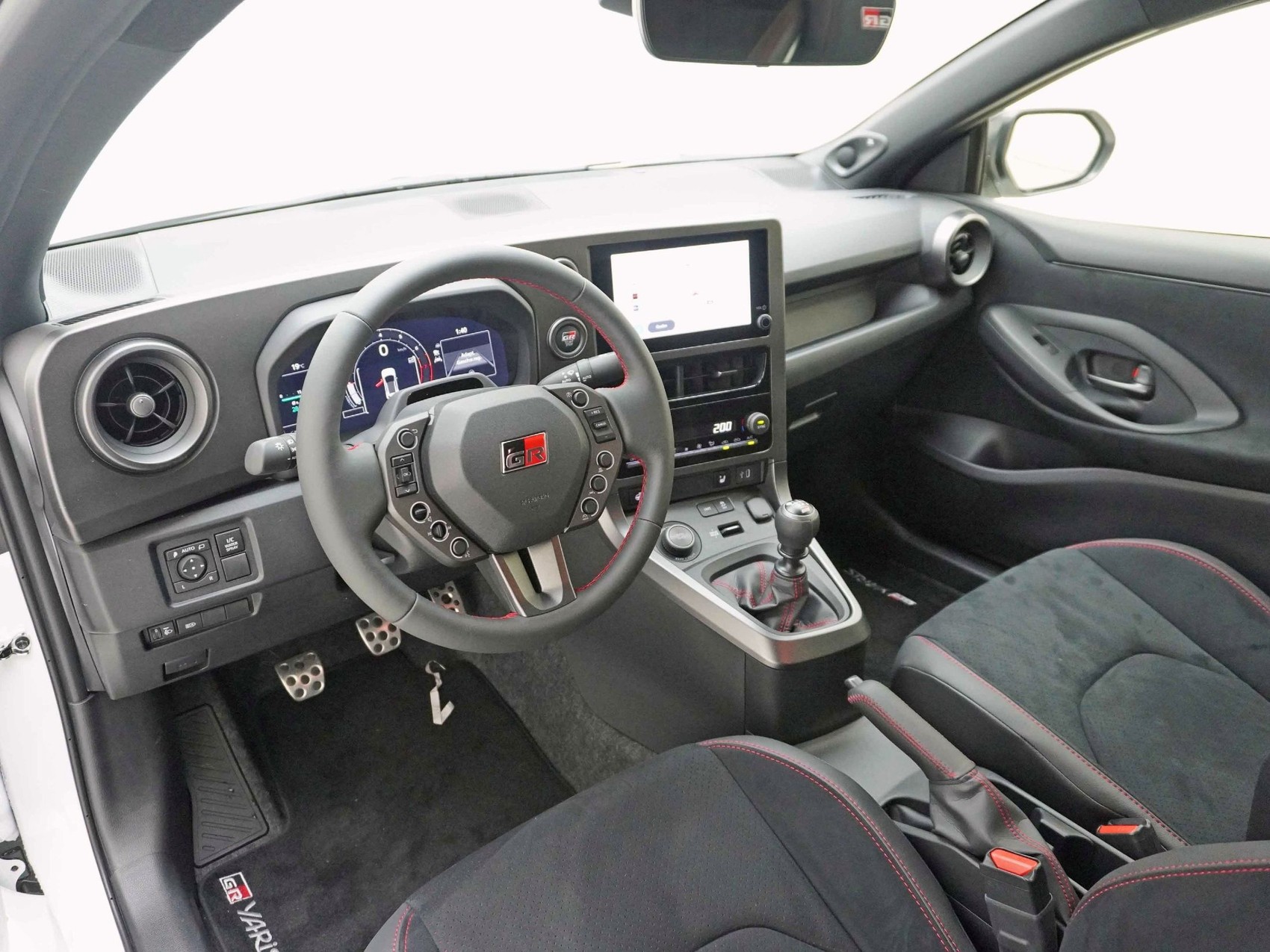 TOYOTA GR Yaris 1.6 Turbo Sport 4x4 ** mit Aero Pack **-image-11