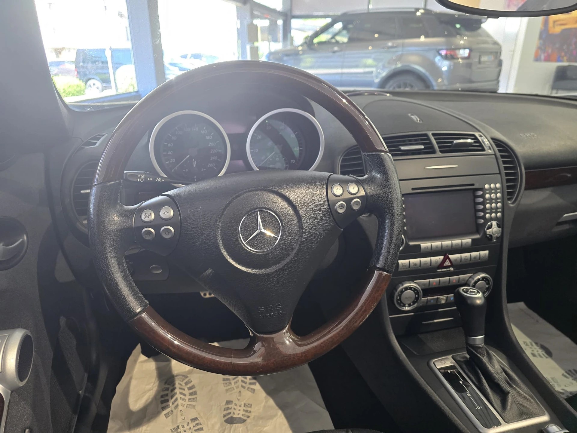 MERCEDES-BENZ SLK 350-image-10