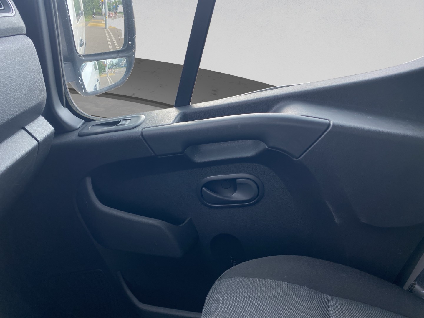 RENAULT Master T33 2.3dCi 135 L2H2-image-16