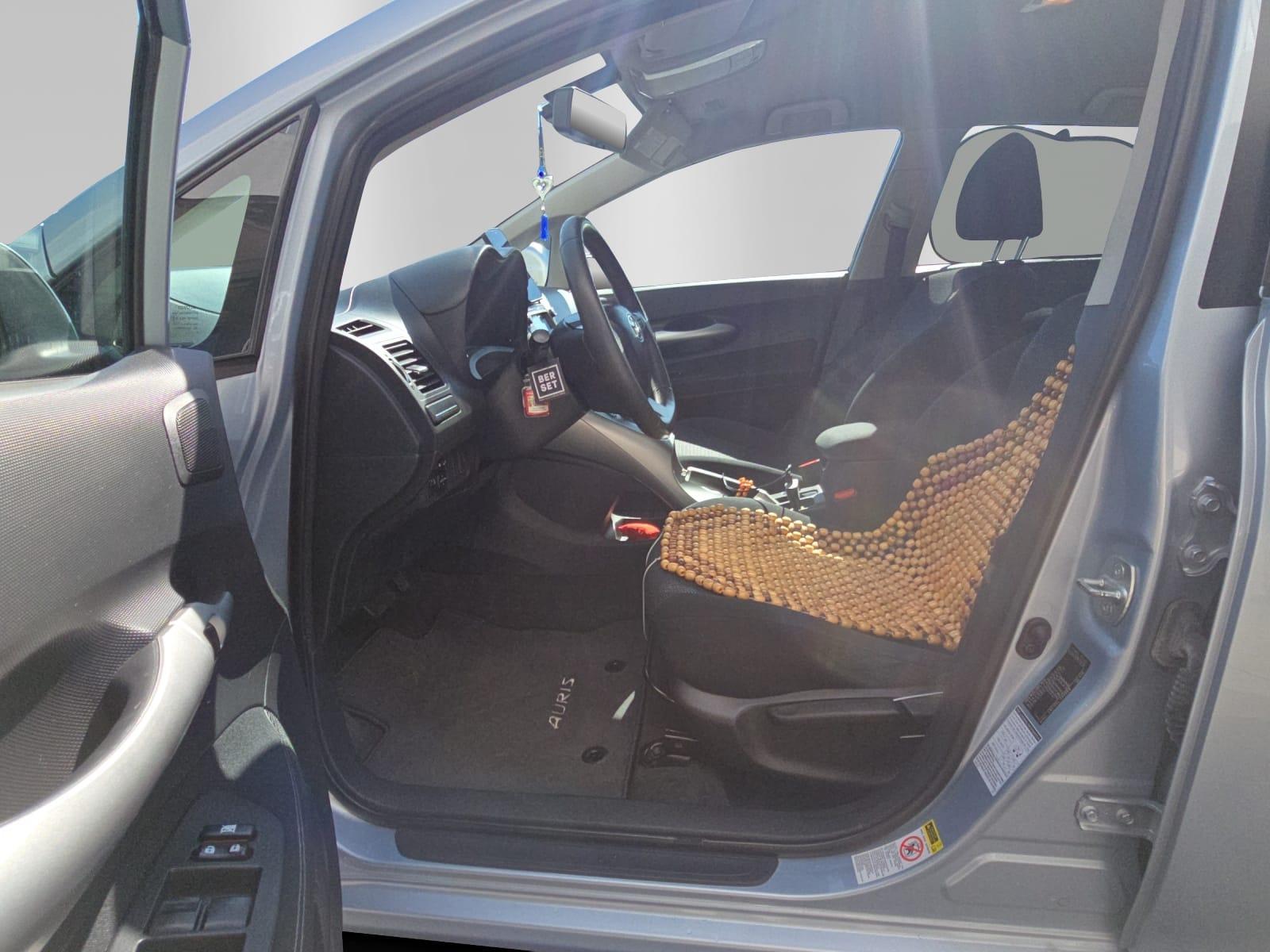 TOYOTA Auris 1.8 HSD Linea Sol-image-8