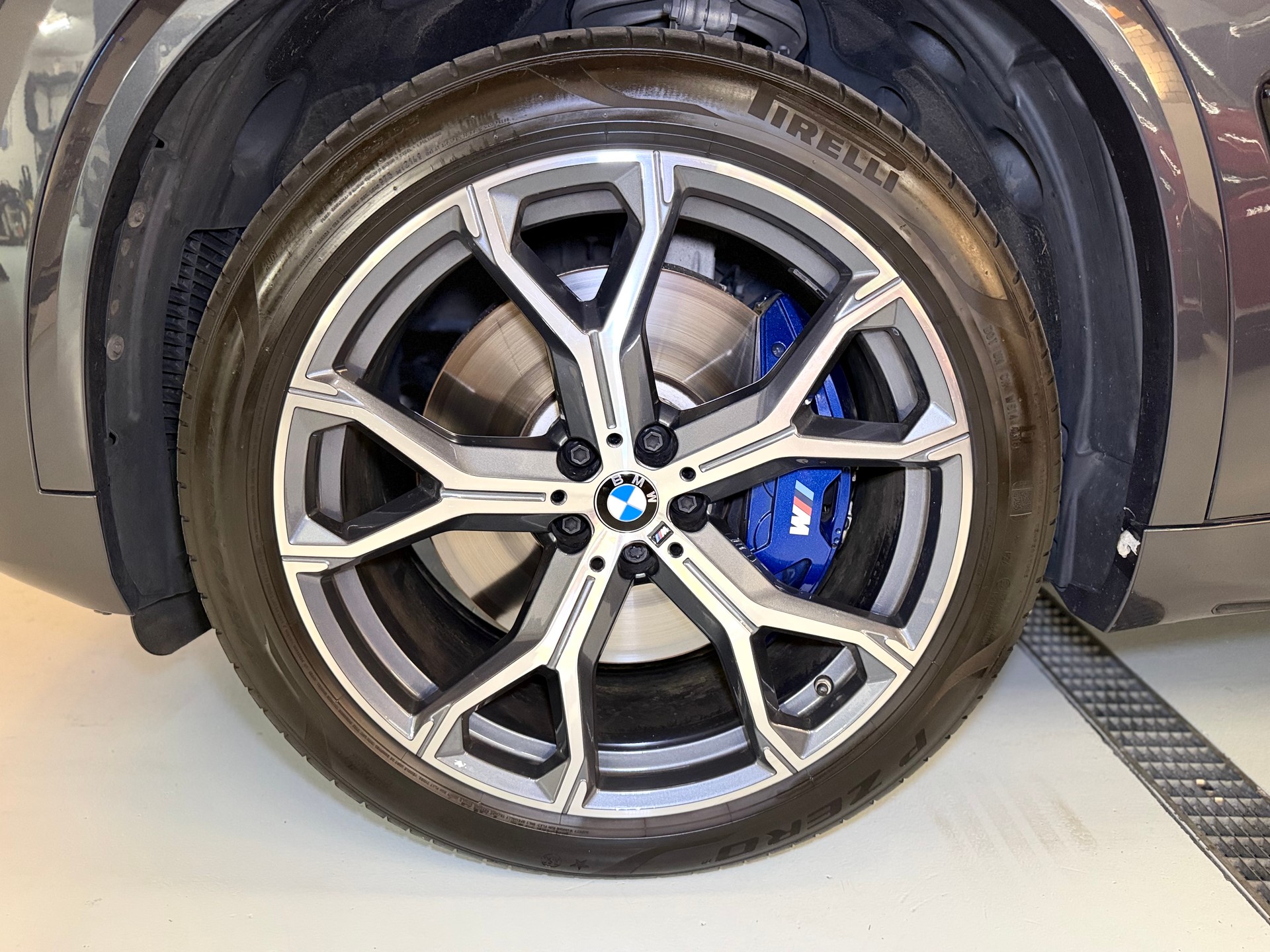 BMW X5 xDrive M50d Steptronic-showroom-element-3