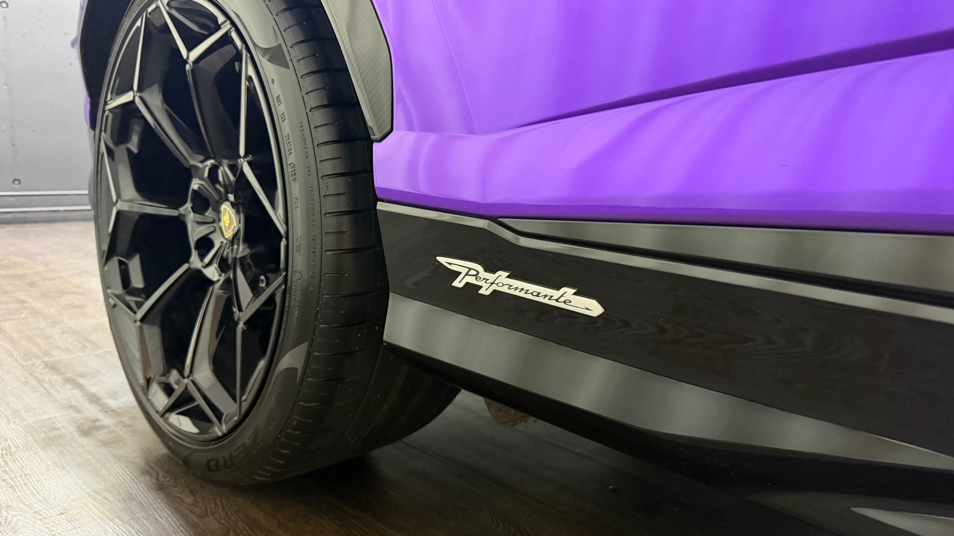 LAMBORGHINI Urus Performante-image-23