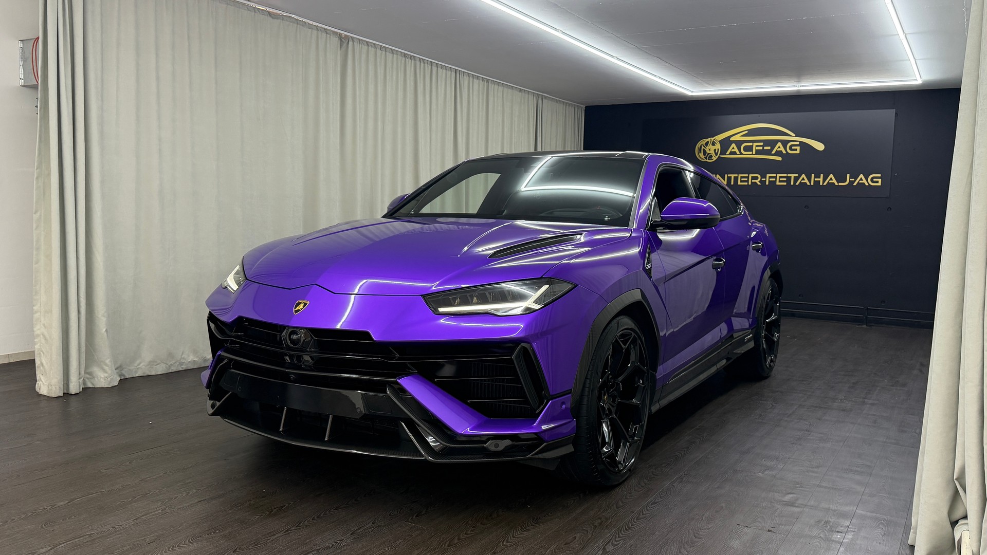 LAMBORGHINI Urus Performante