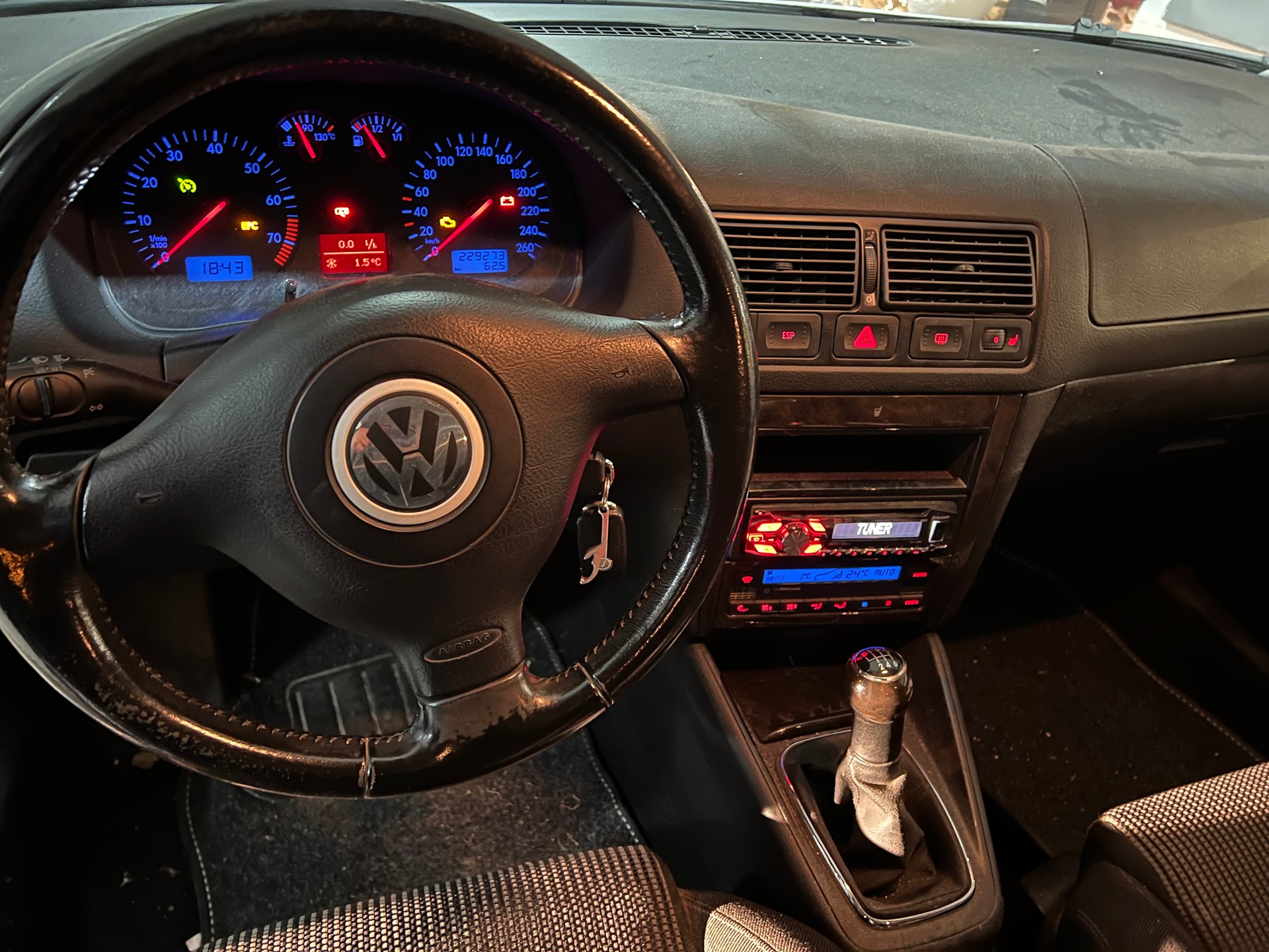 VW Golf 1.8 T GTI Exlusive-image-5