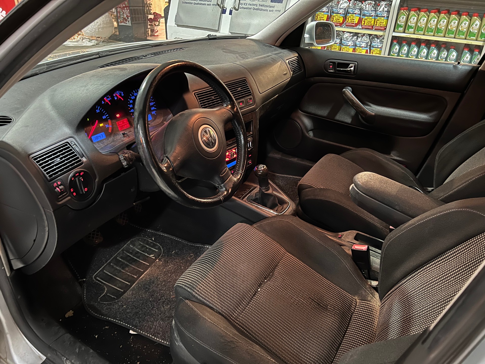 VW Golf 1.8 T GTI Exlusive-image-8