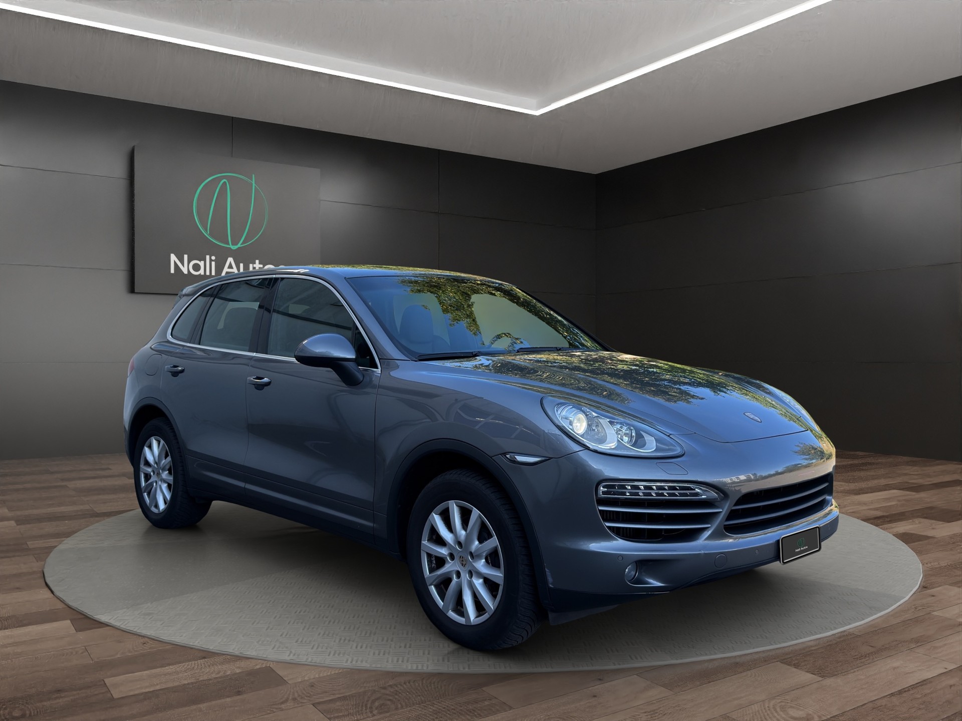 PORSCHE Cayenne Diesel-showroom-element-1