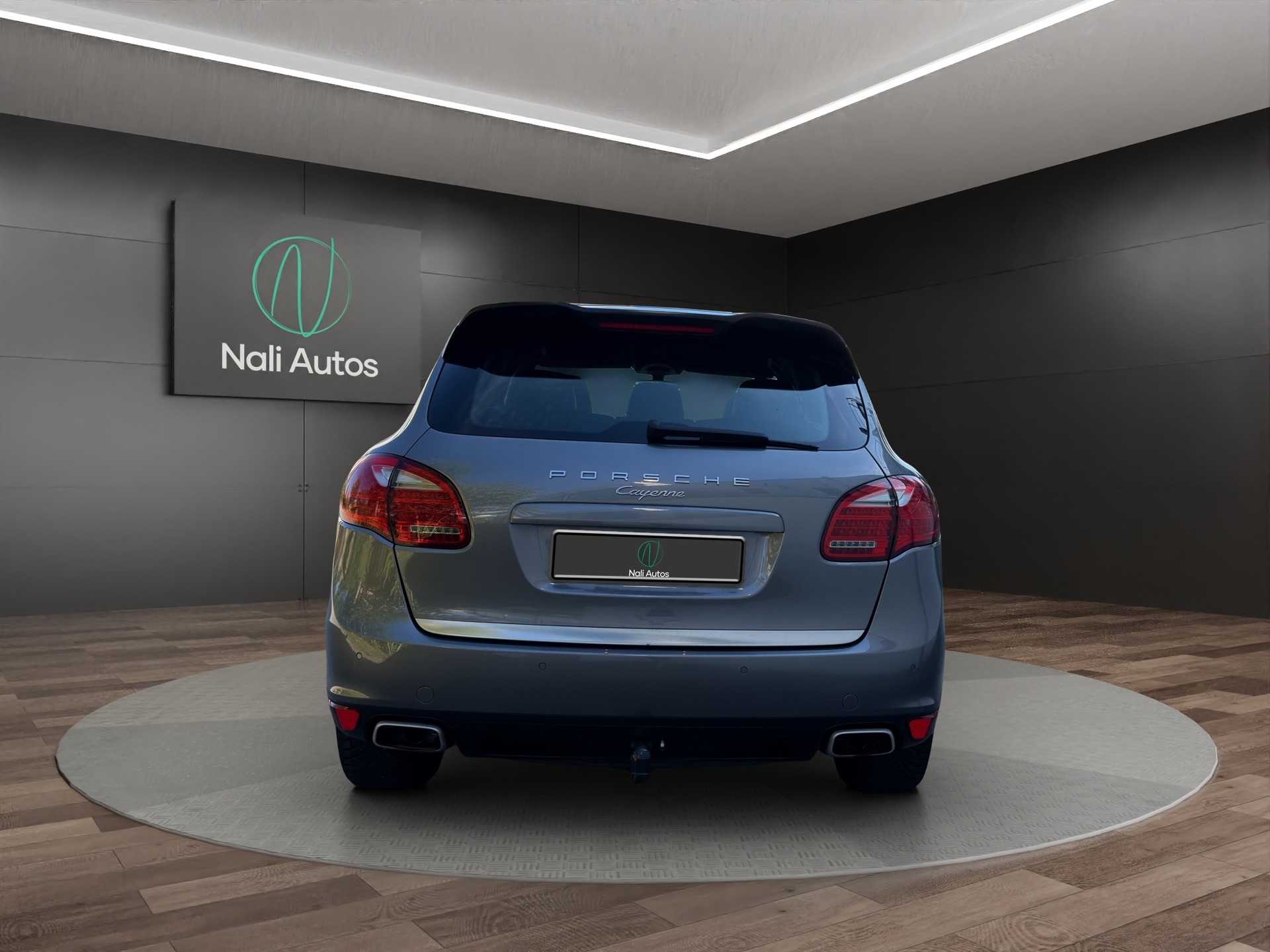 PORSCHE Cayenne Diesel-showroom-element-2
