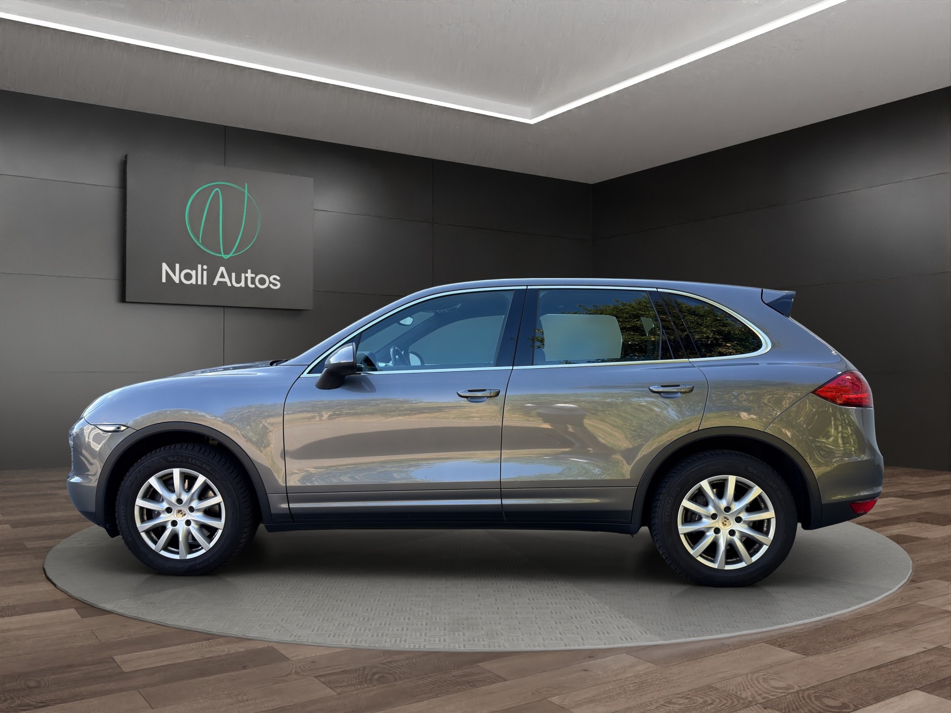 PORSCHE Cayenne Diesel-showroom-element-3