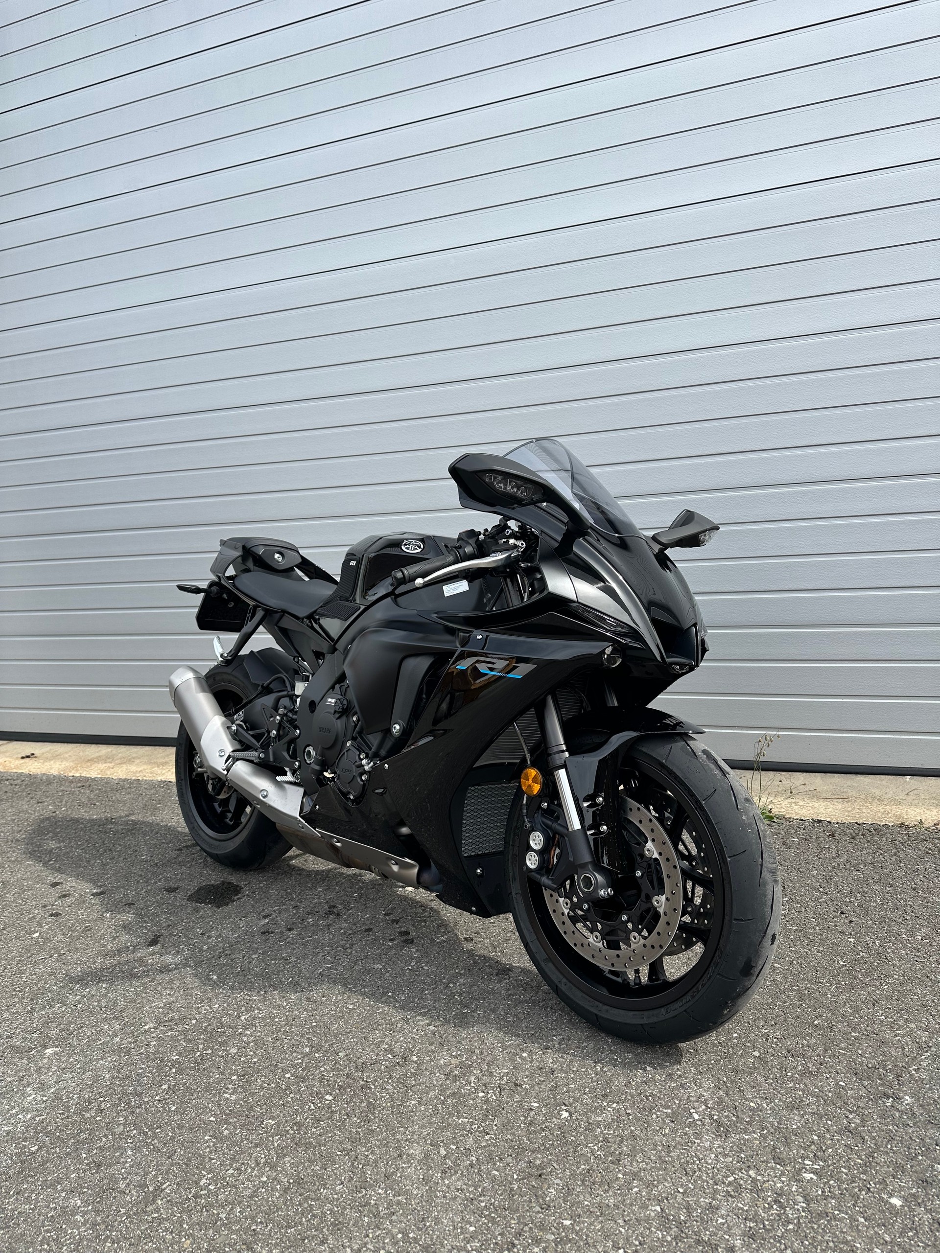 YAMAHA YZF-R1 ABS-image-4