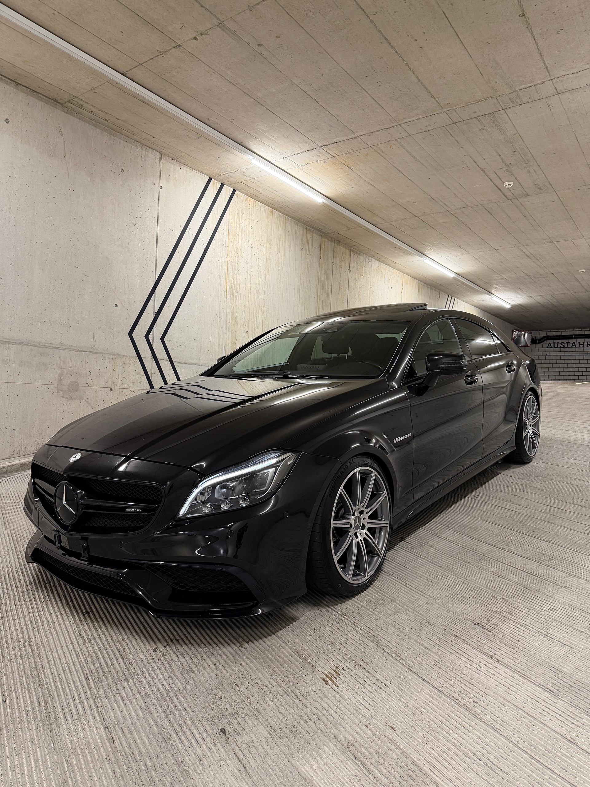 MERCEDES-BENZ CLS 63 AMG 4Matic Speedshift MCT