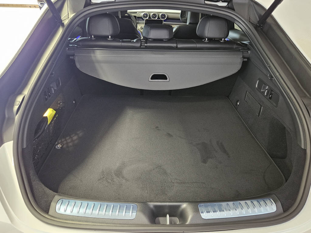 MERCEDES-BENZ GLC 300 4Matic AMG Line Coupé-showroom-element-3