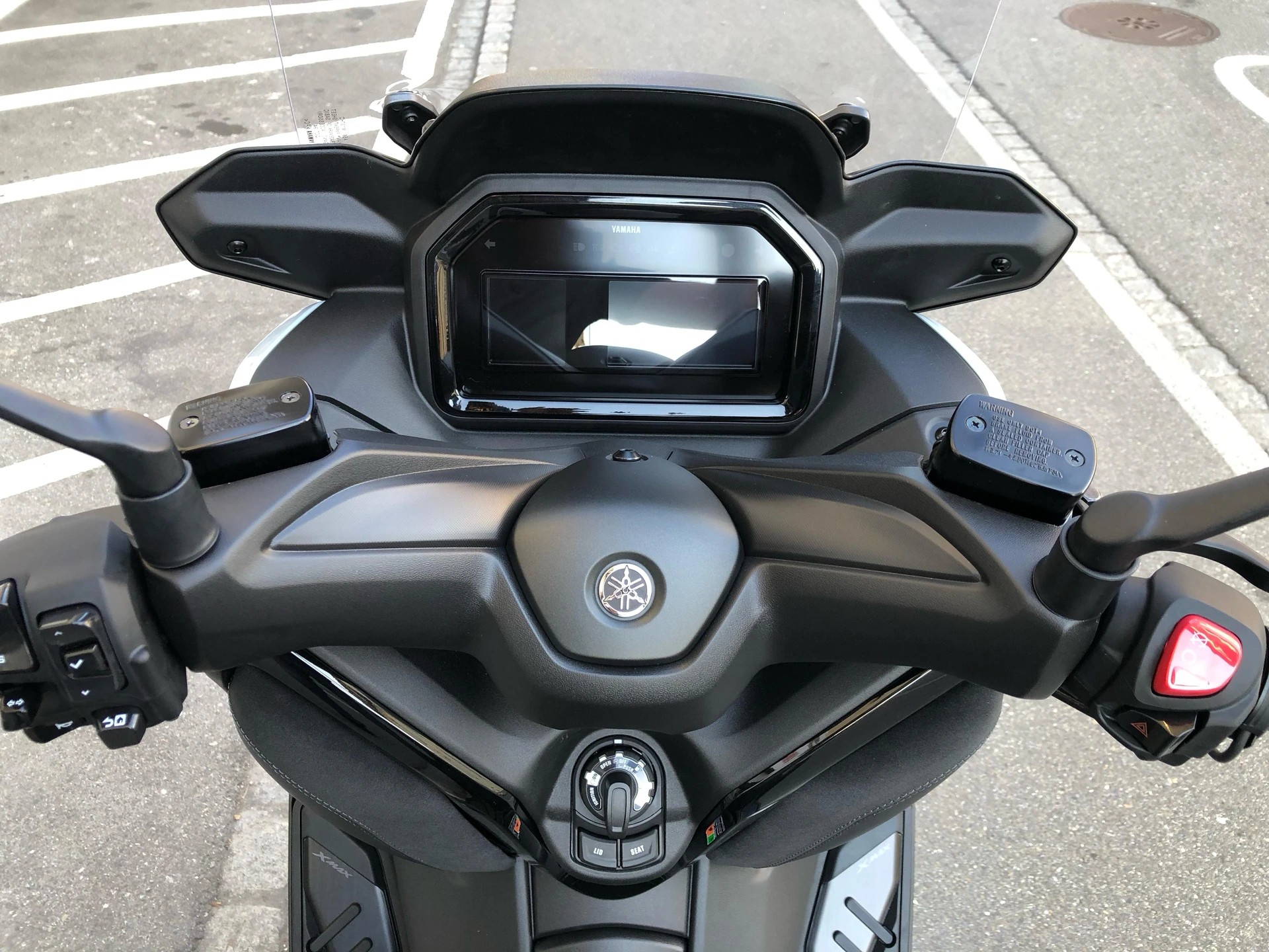 YAMAHA X-Max 300 Tech Max+-image-7