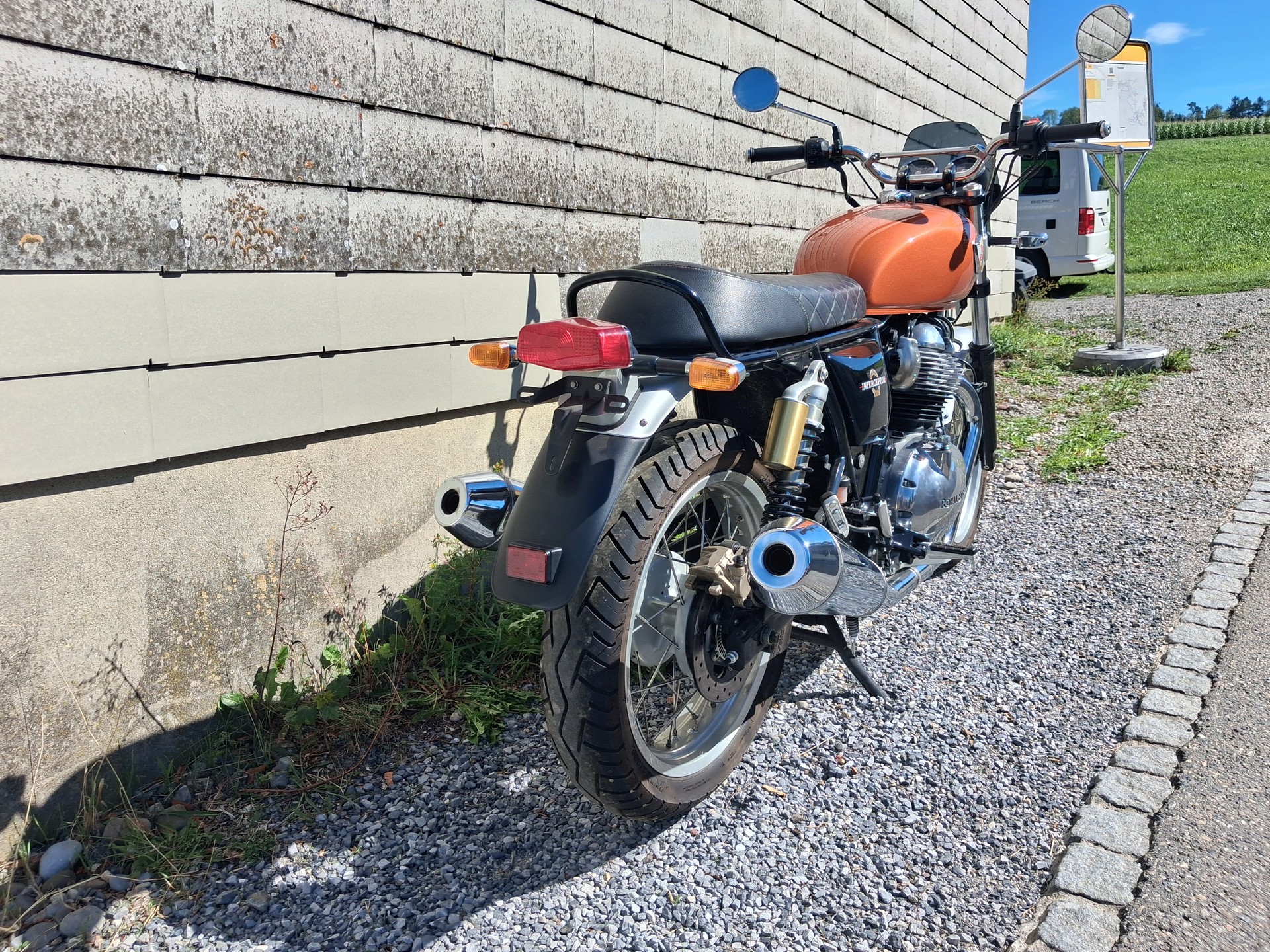 ROYAL ENFIELD Interceptor 650 Standard-image-2