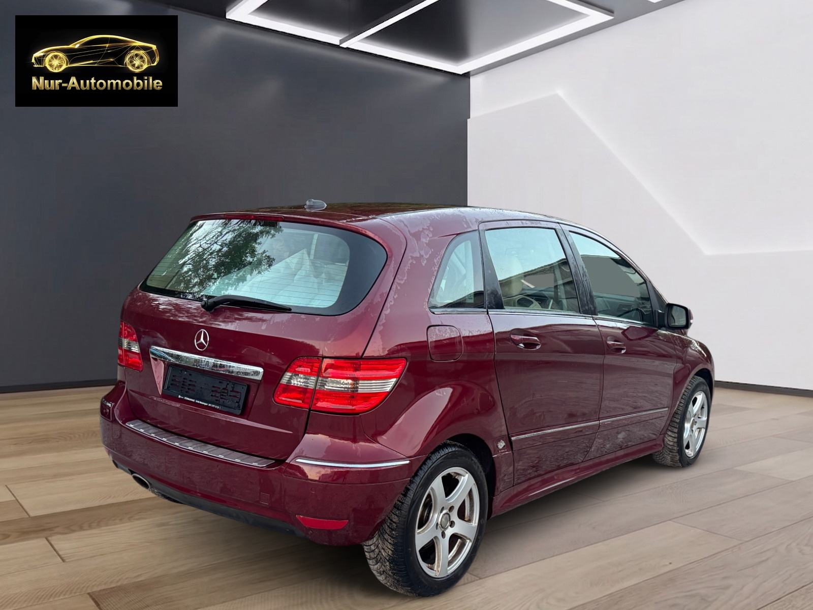 MERCEDES-BENZ B 180-showroom-element-3