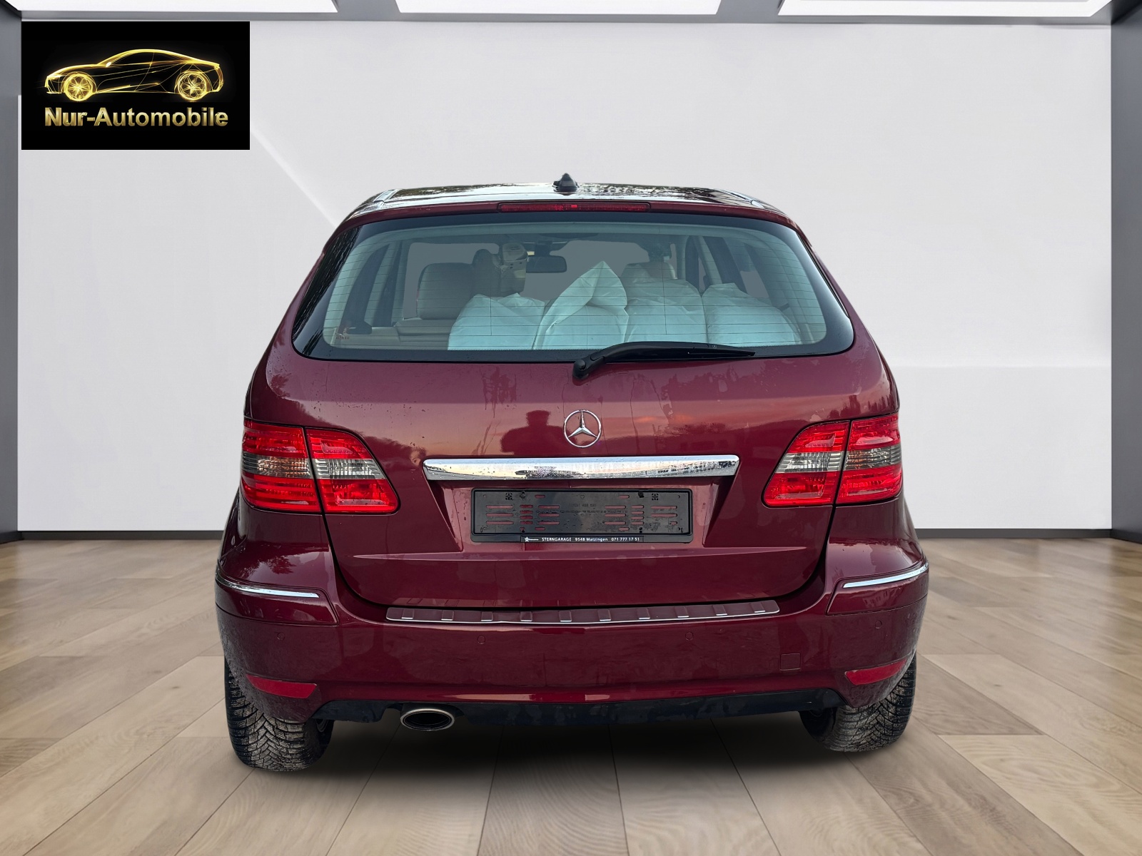 MERCEDES-BENZ B 180-showroom-element-2