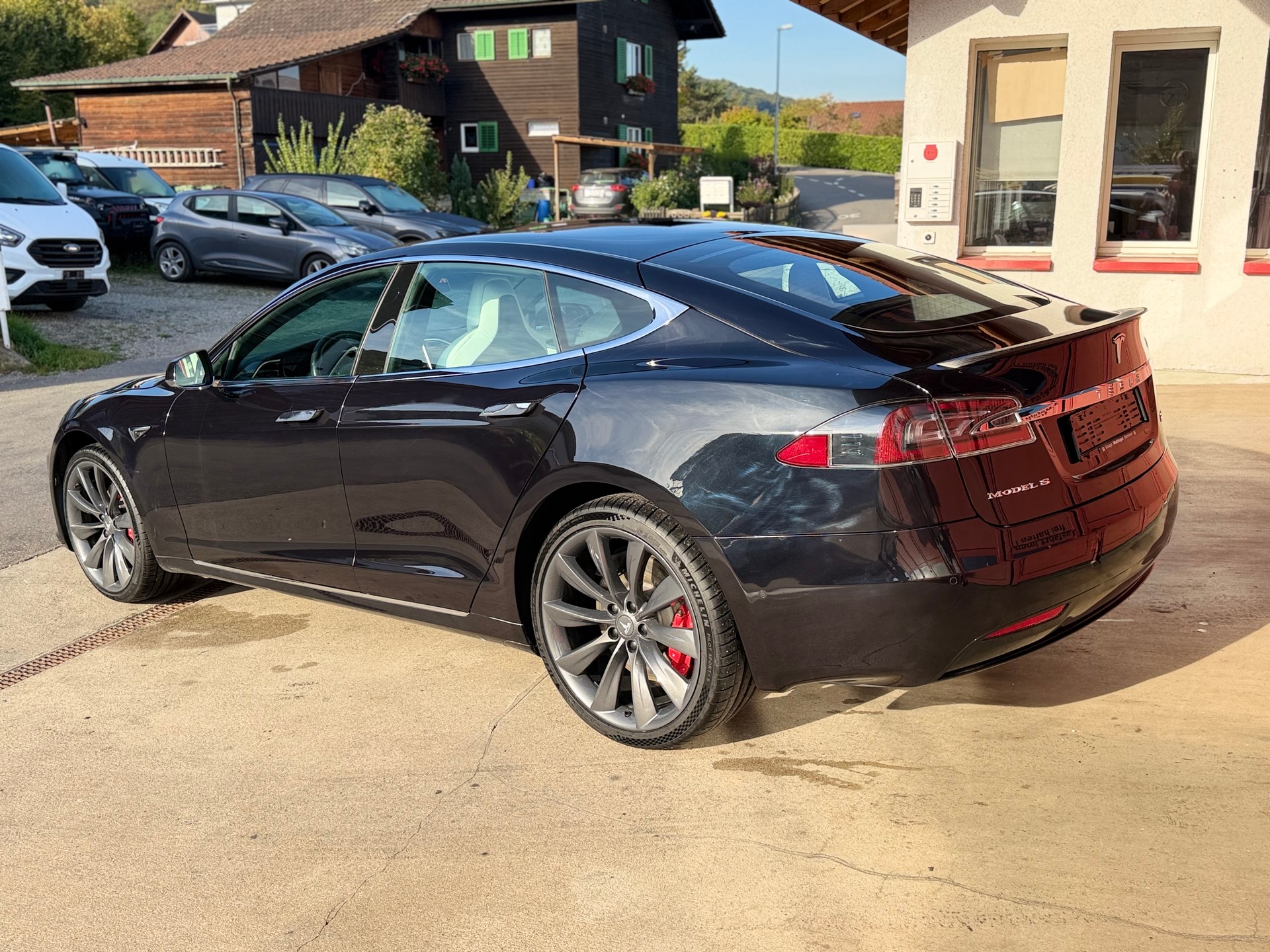 TESLA Model S 100 D Ludicrous Performance // SoH 89%-showroom-element-3