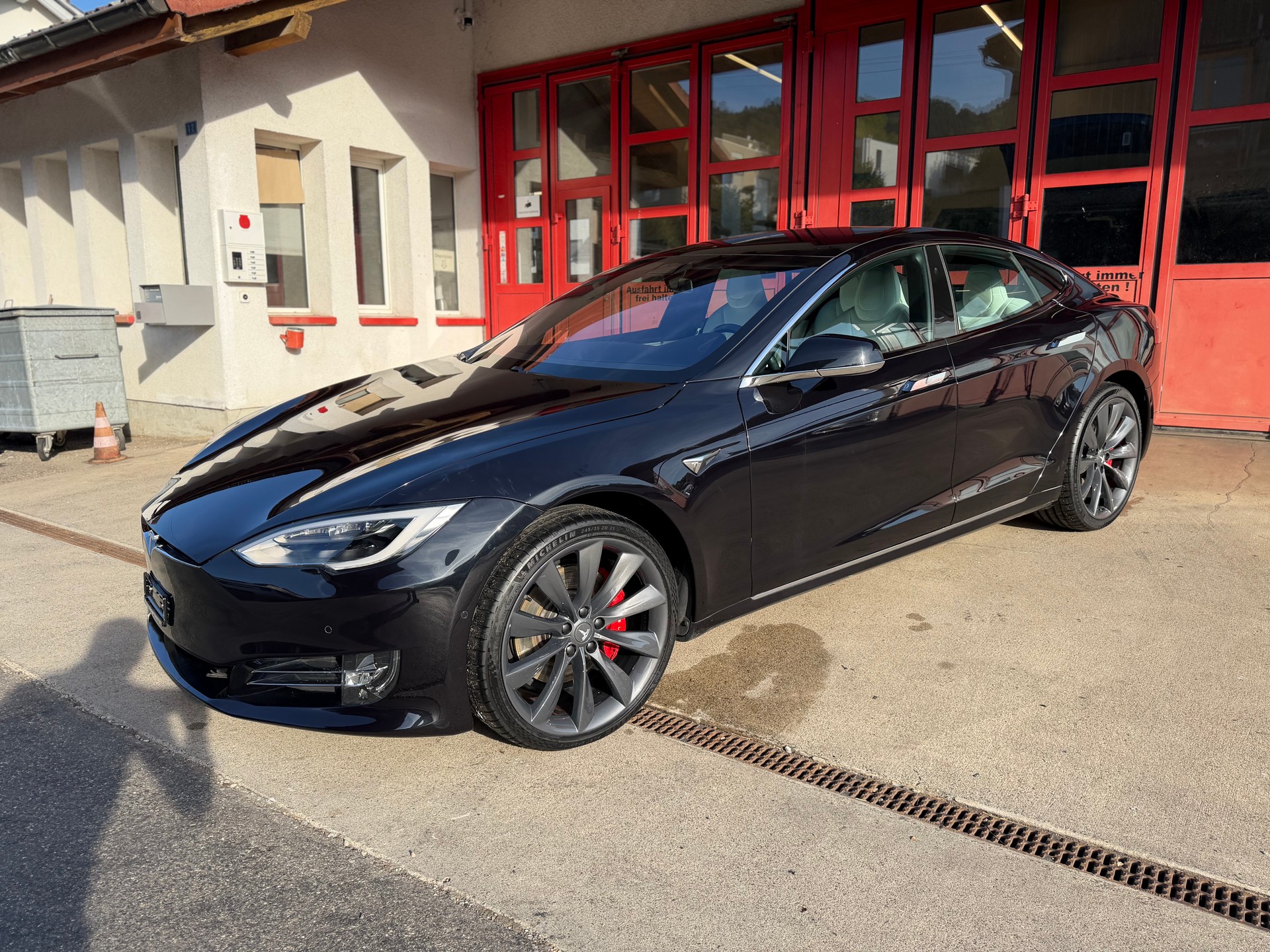 TESLA Model S 100 D Ludicrous Performance // SoH 89%-showroom-element-1