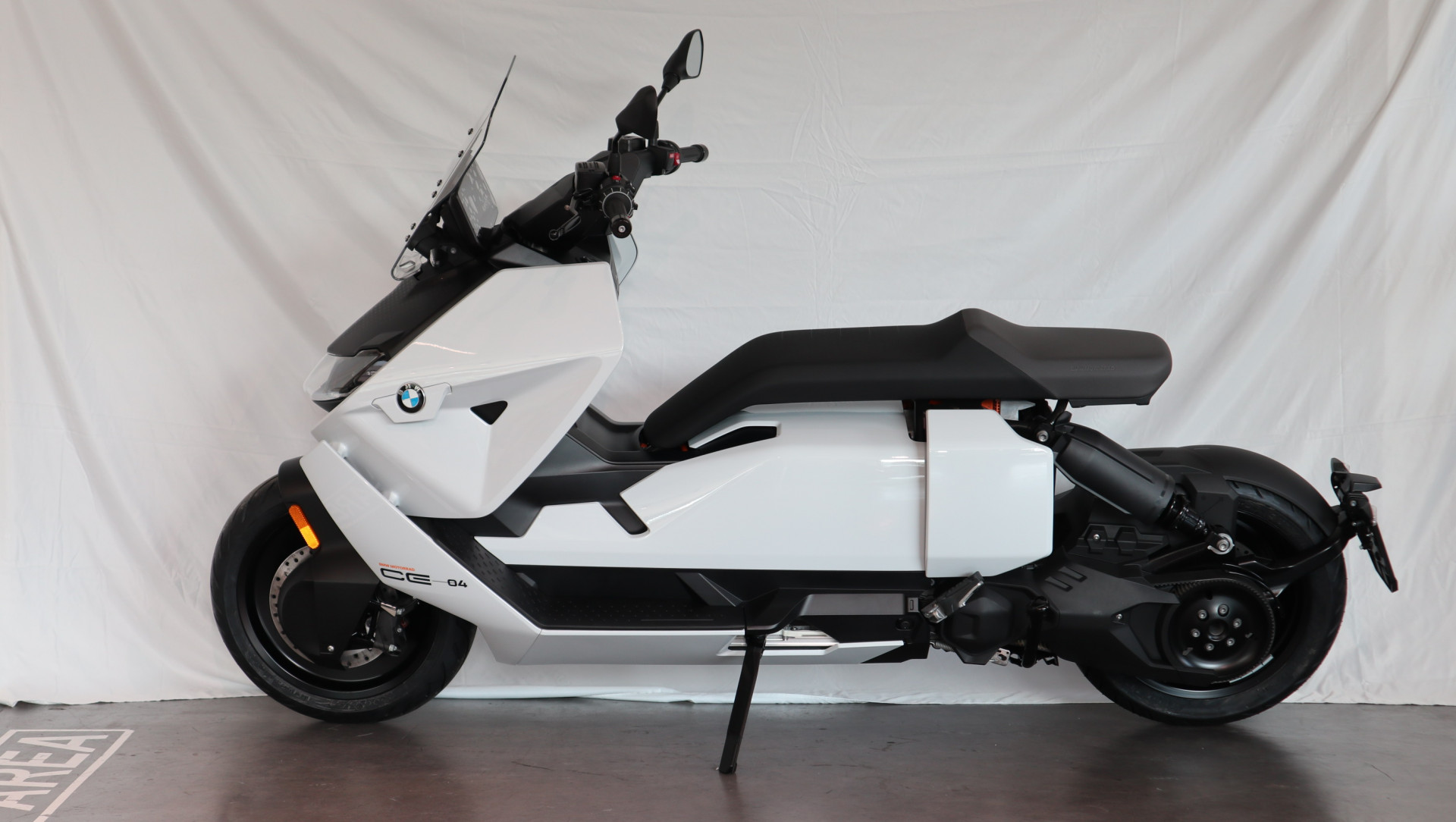 BMW CE 04-image-1