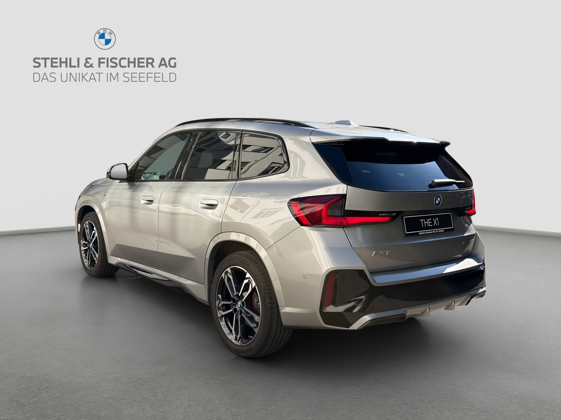 BMW iX1 xDrive 30 M Sport-showroom-element-3