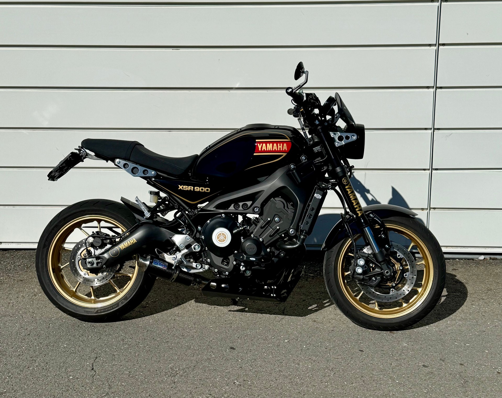 YAMAHA XSR 900-image-1