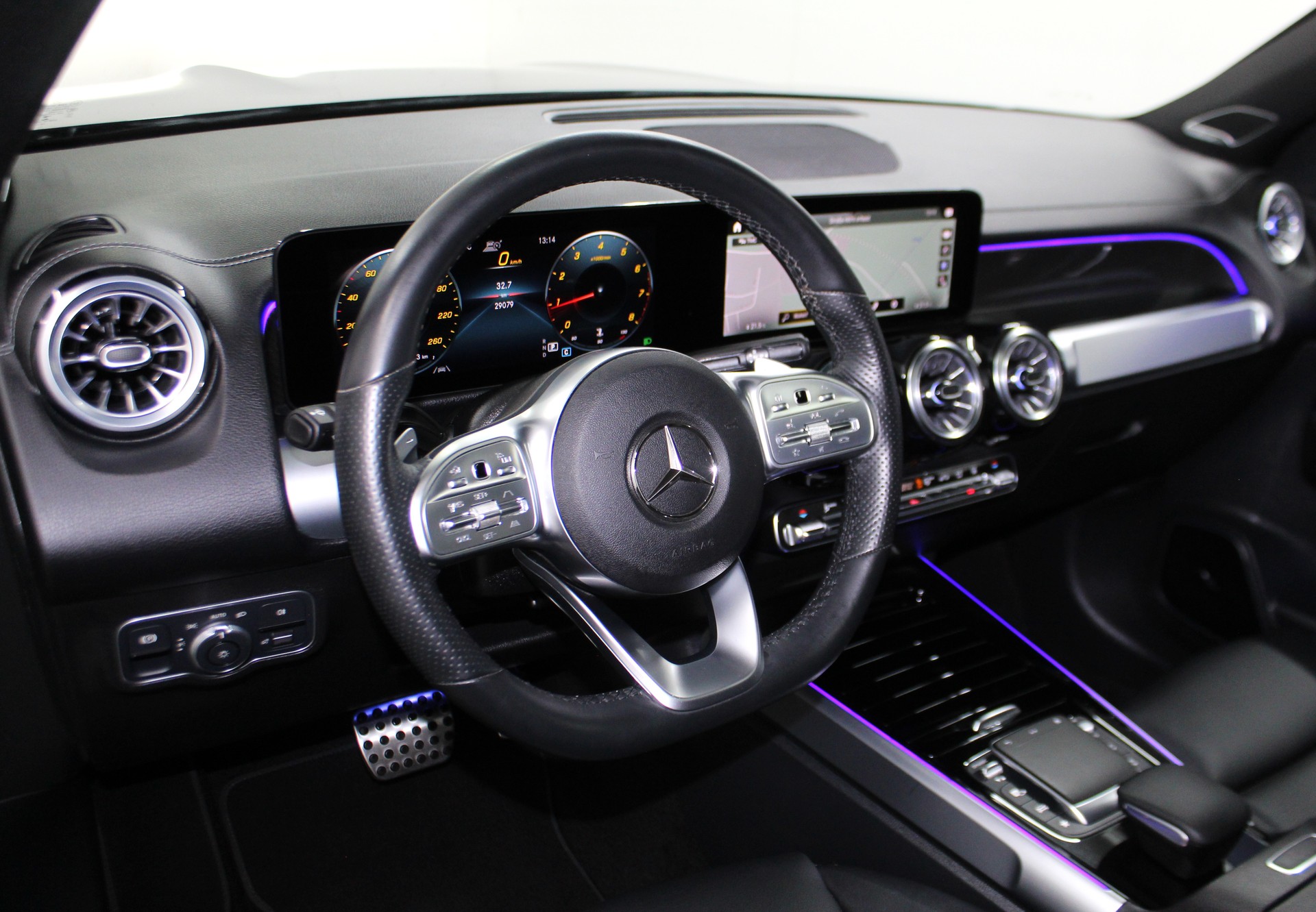 MERCEDES-BENZ GLB 250 4Matic AMG Line 8G-Tronic / AMG Night-Paket / Premium-Plus-Paket / AHK / CH-Fahrzeug-image-10