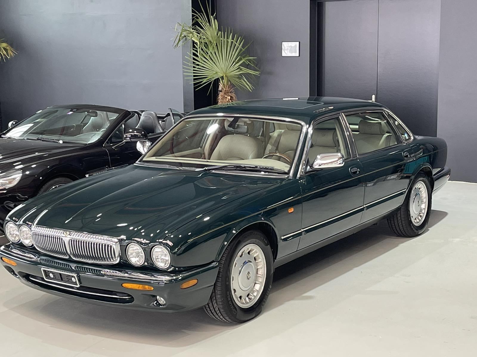 DAIMLER V8 4.0 Langversion restauriert Neuzustand!