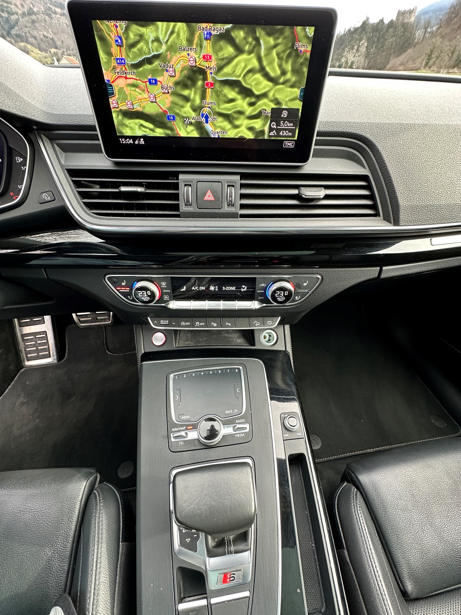 AUDI SQ5 3.0 TFSI quattro S-tronic-image-12