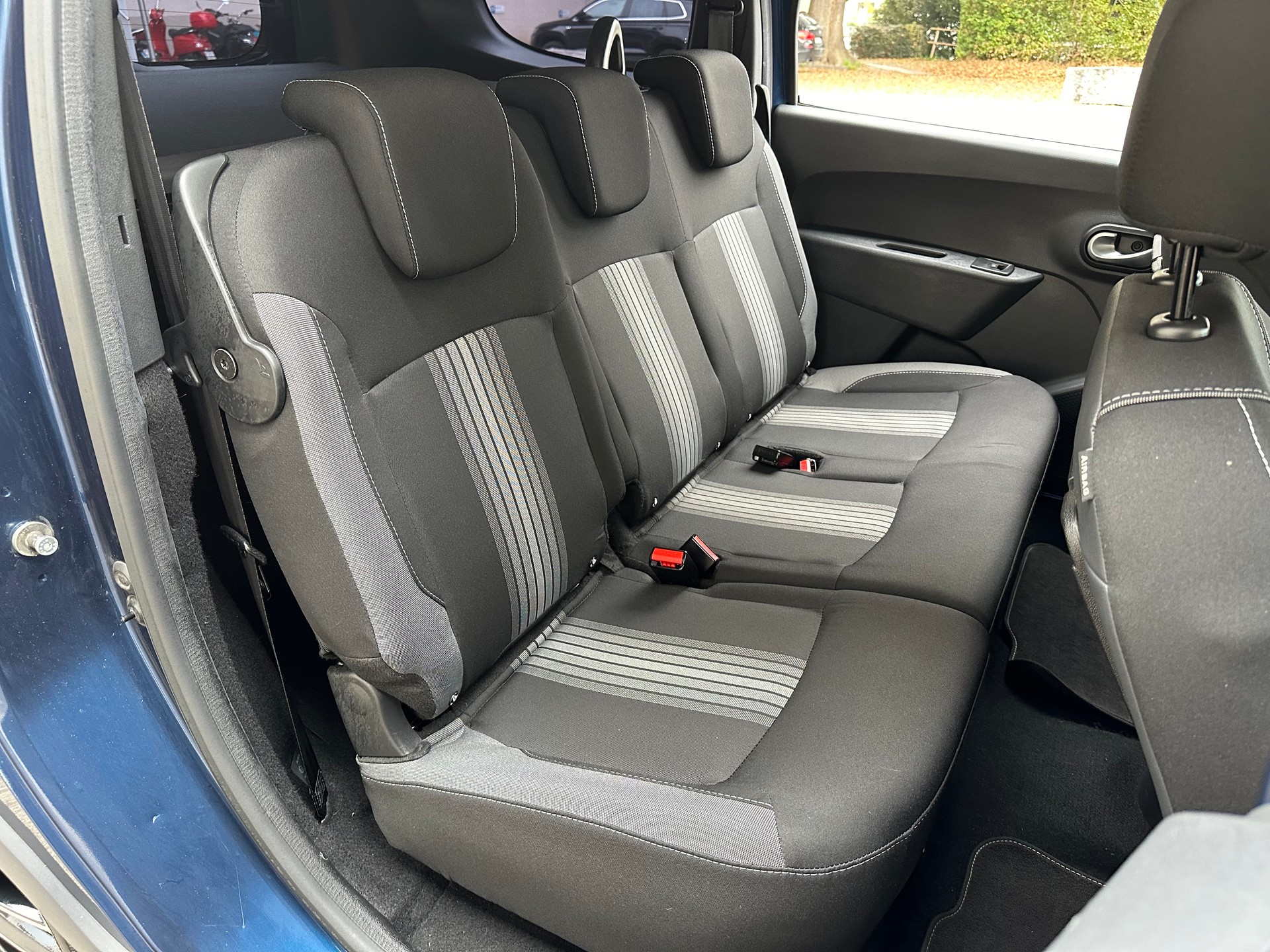 DACIA Lodgy 1.5 dCi Stepway Unlimited 5PL-image-16