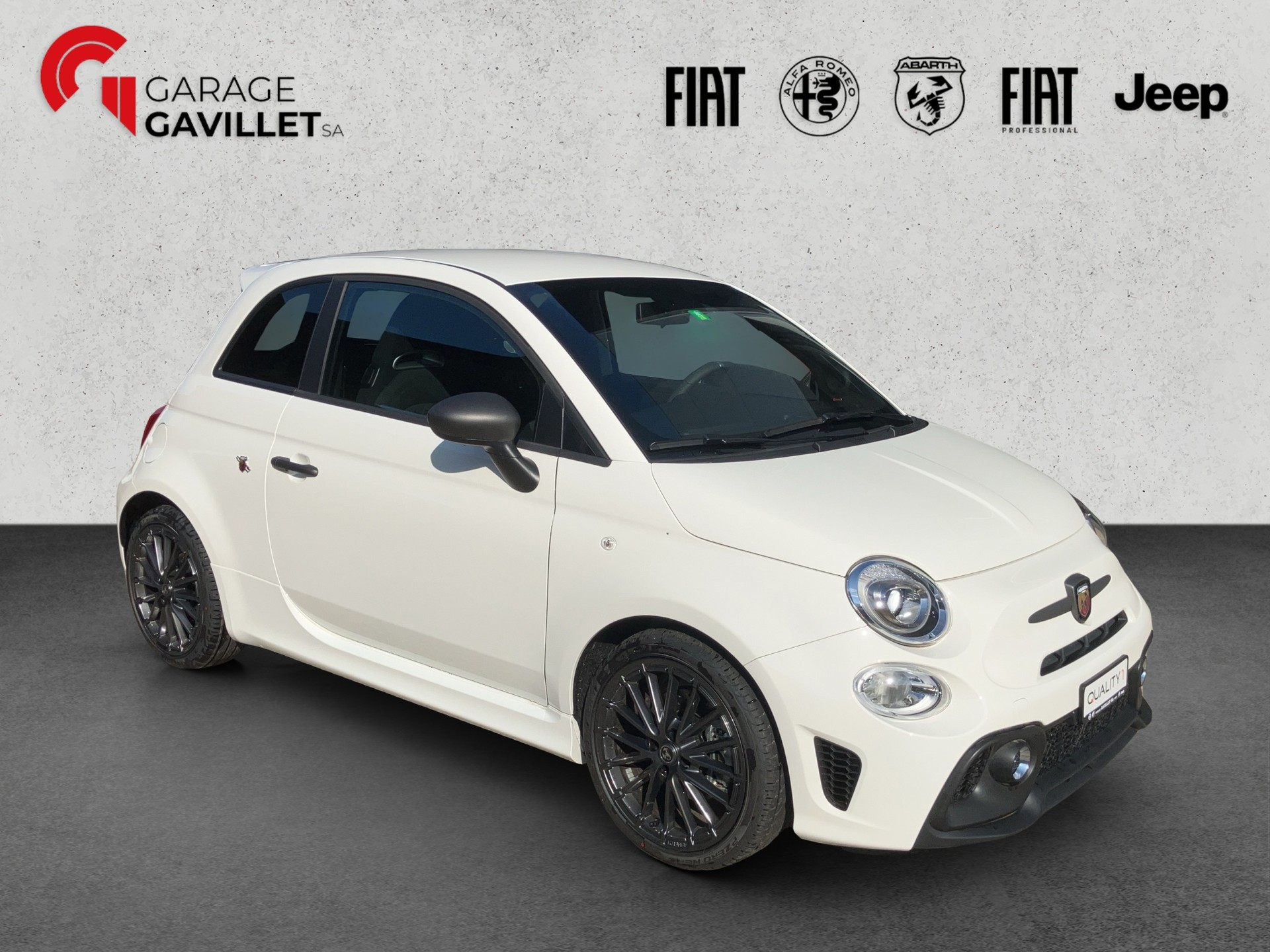 FIAT 595 Abarth 1.4 T-Jet 165 Premium Grand Prix Edition-image-7