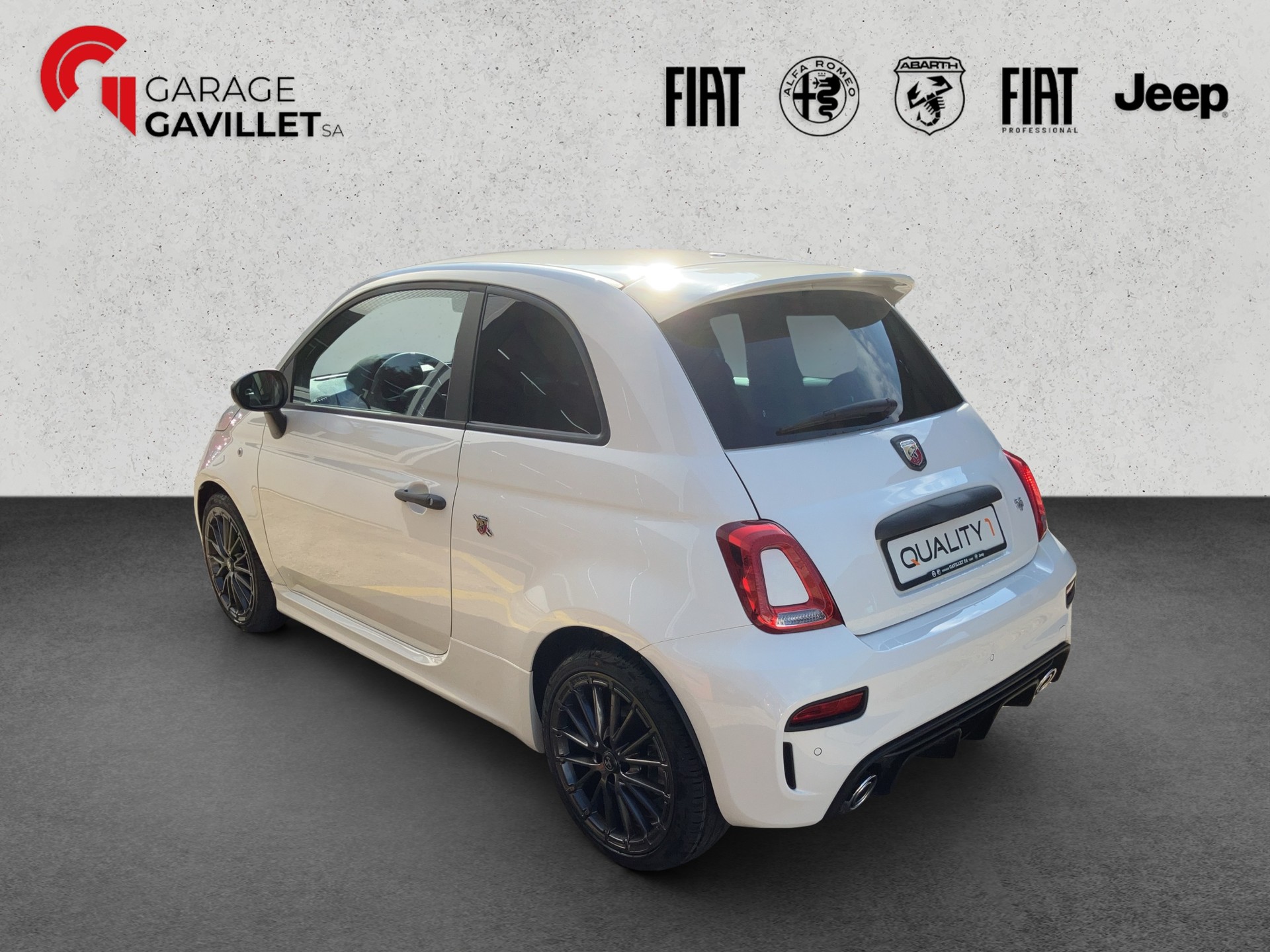 FIAT 595 Abarth 1.4 T-Jet 165 Premium Grand Prix Edition-image-3