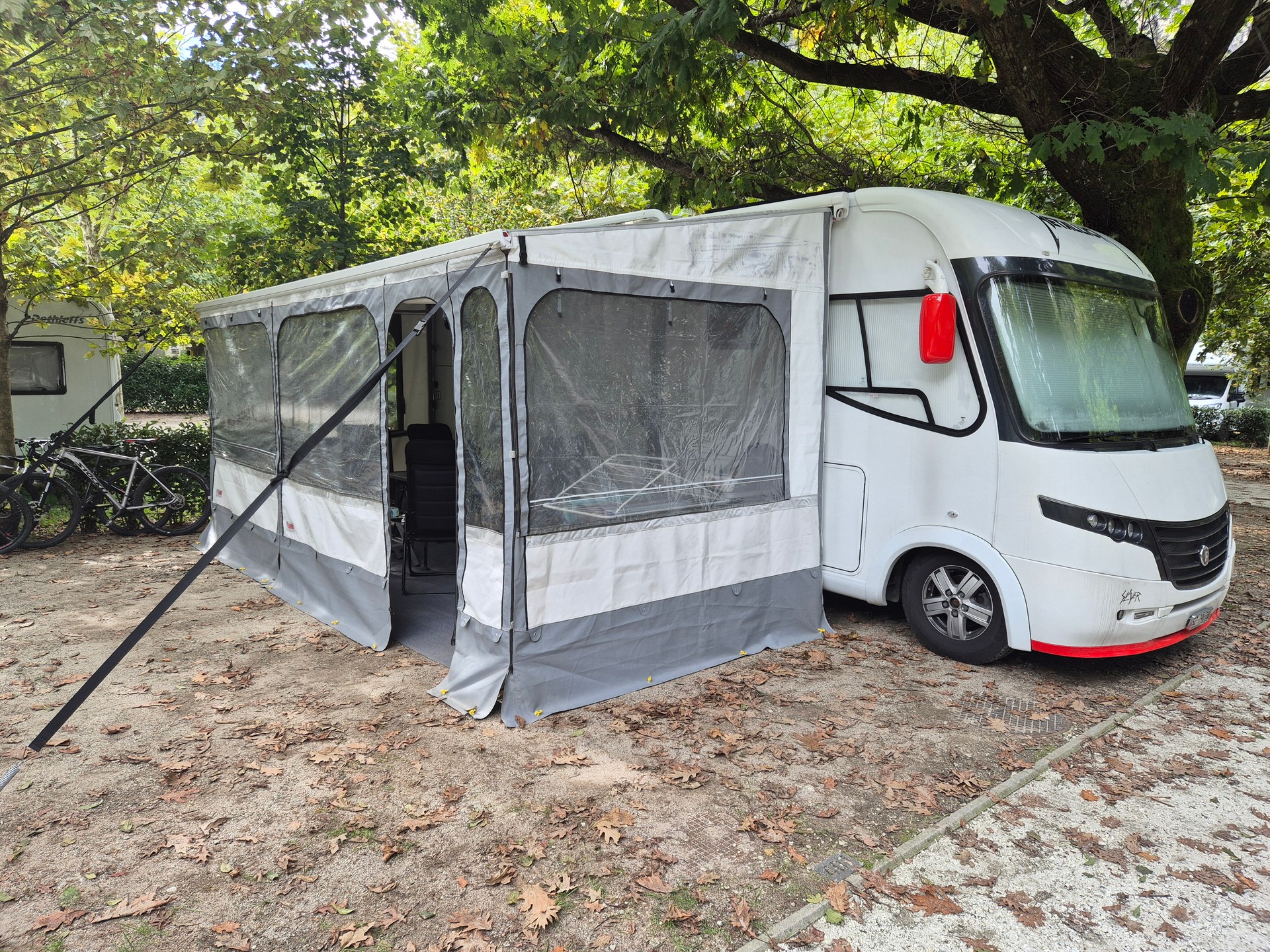 FRANKIA F-Line I 740 BD EA-image-9
